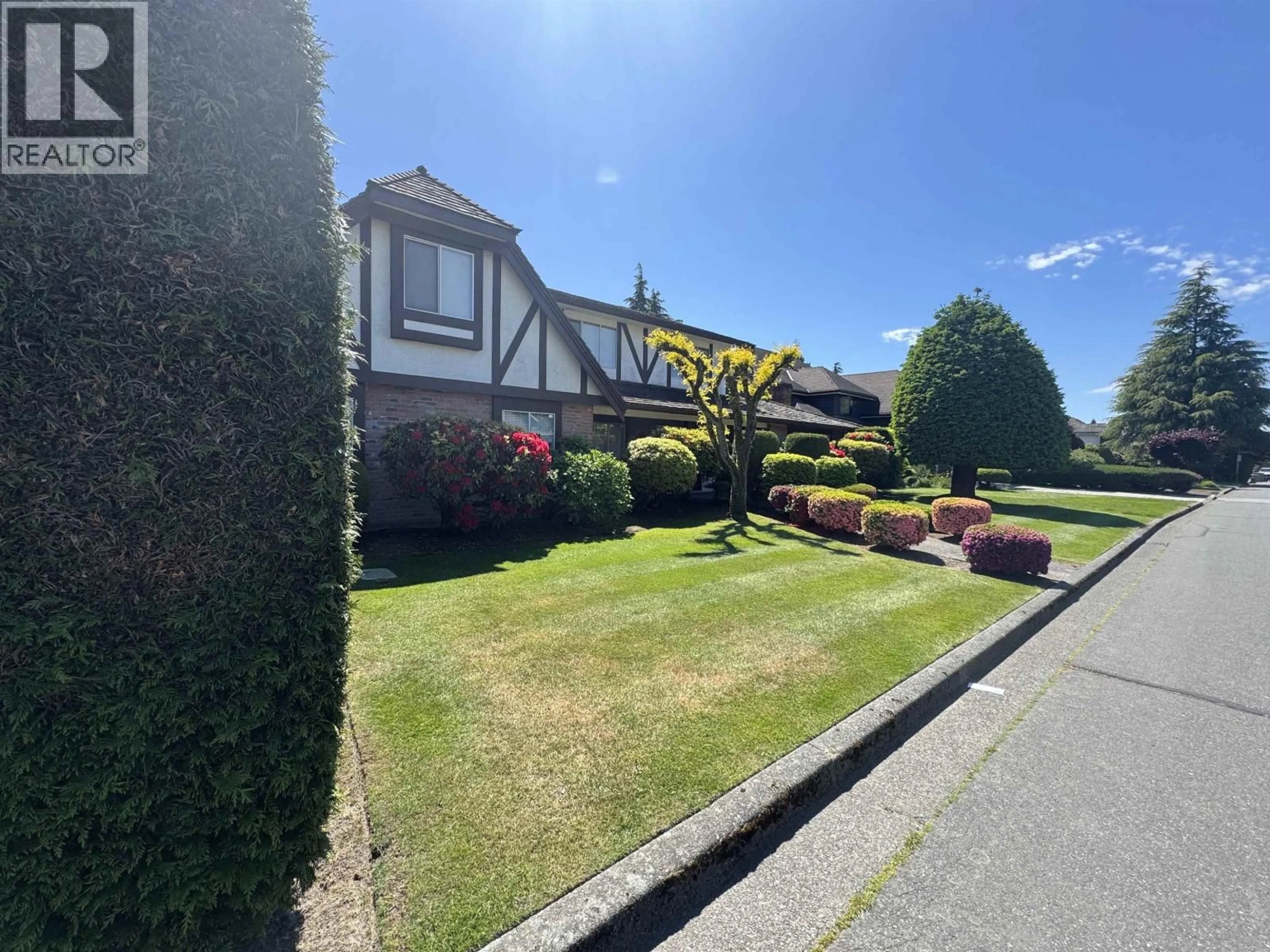 A pic from outside/outdoor area/front of a property/back of a property/a pic from drone, street for 6680 JUNIPER DRIVE, Richmond British Columbia V7E4Z6