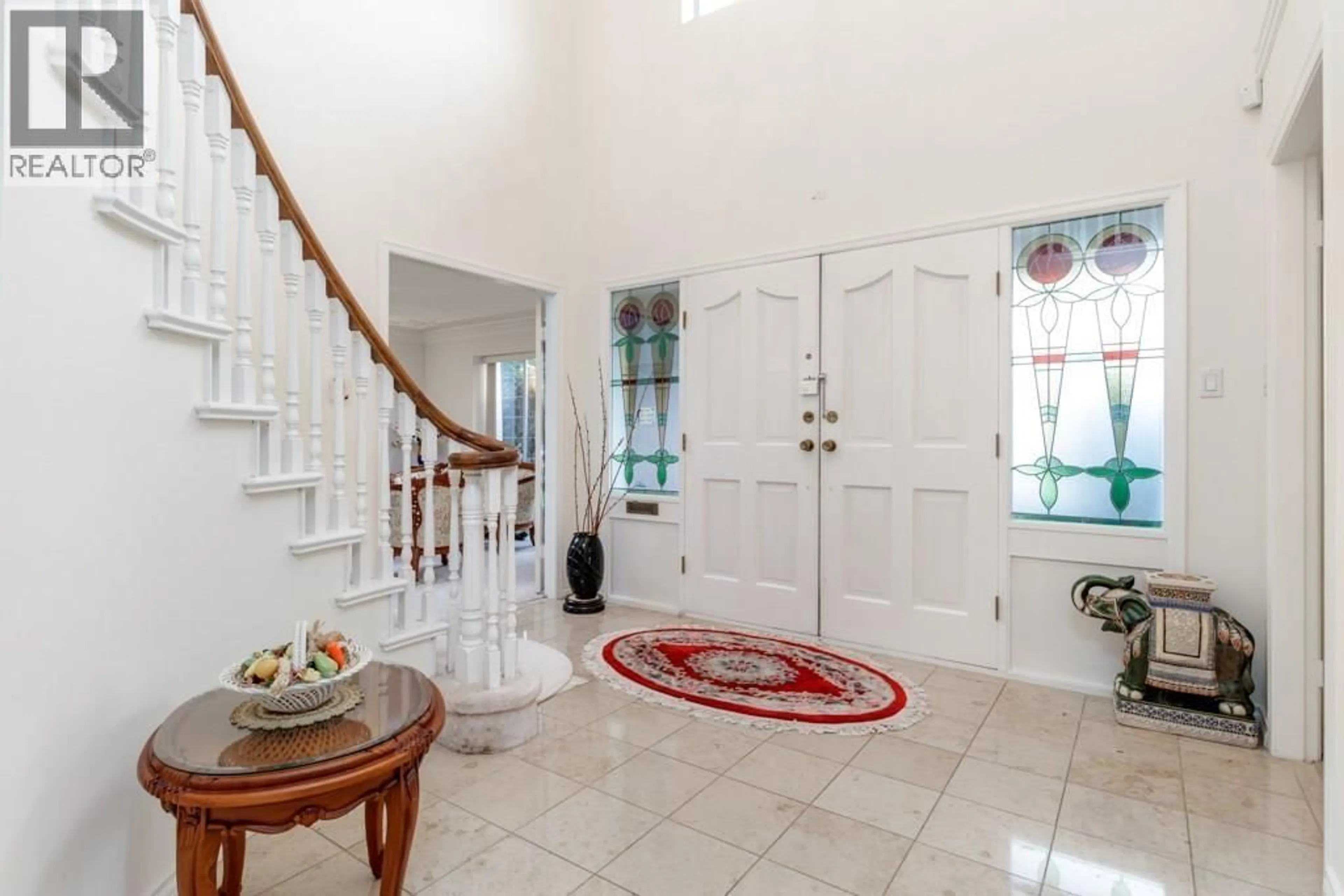 Indoor foyer for 6680 JUNIPER DRIVE, Richmond British Columbia V7E4Z6