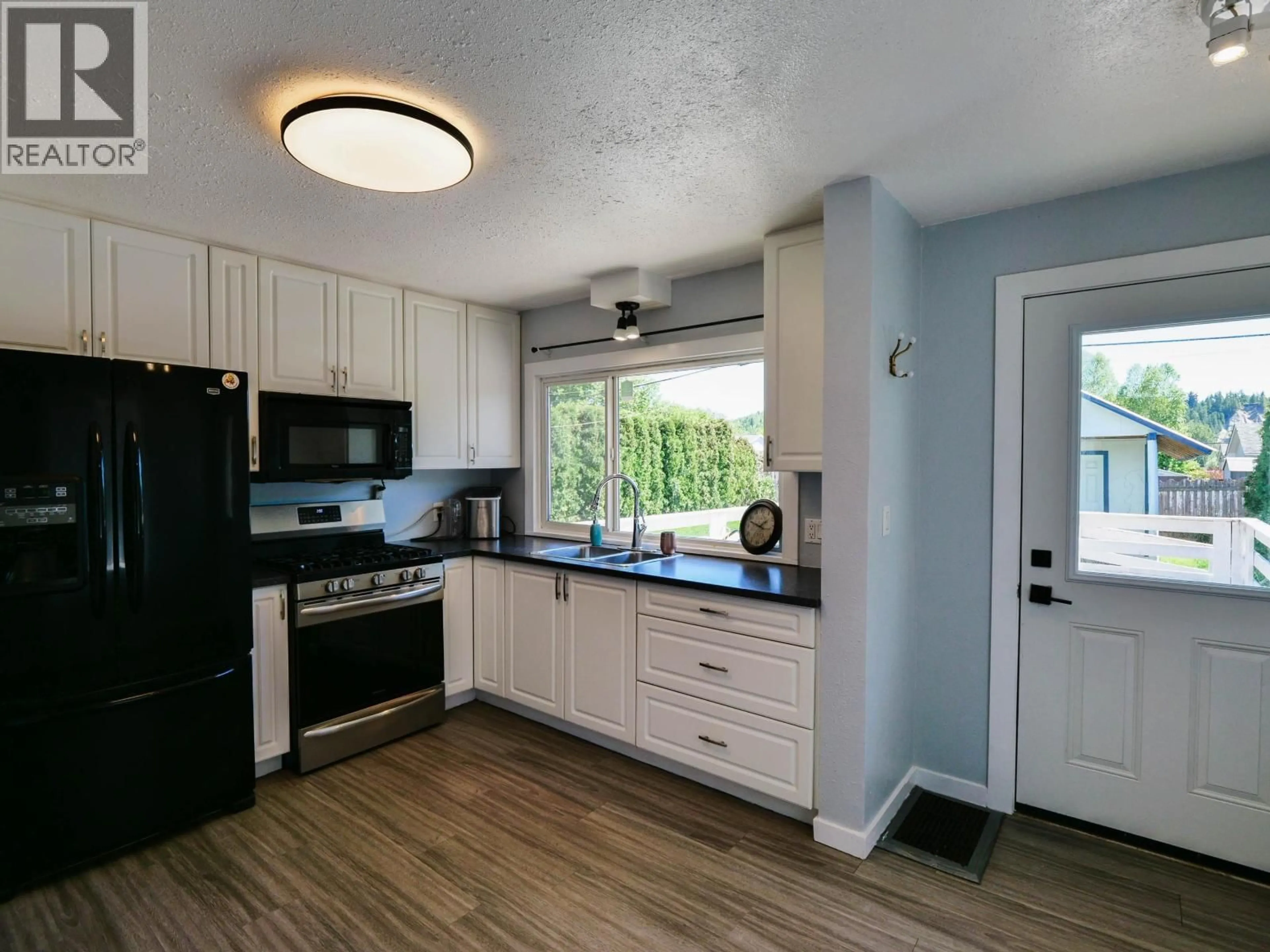 Open concept kitchen, unknown for 366 WINDER STREET, Quesnel British Columbia V2J1C6