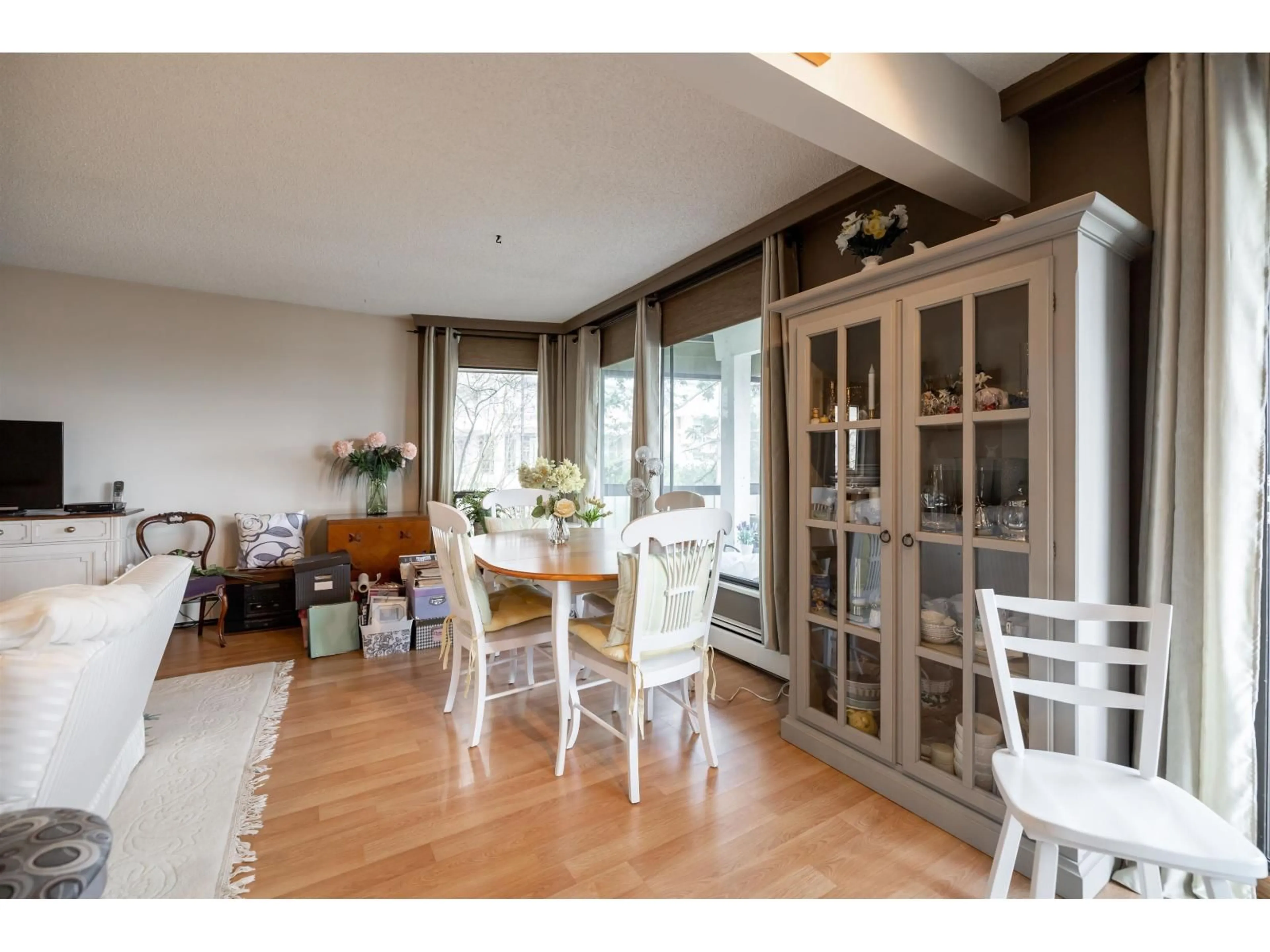 Dining room, wood/laminate floor for 301 - 1389 WINTER STREET, Surrey British Columbia V4B3Y2