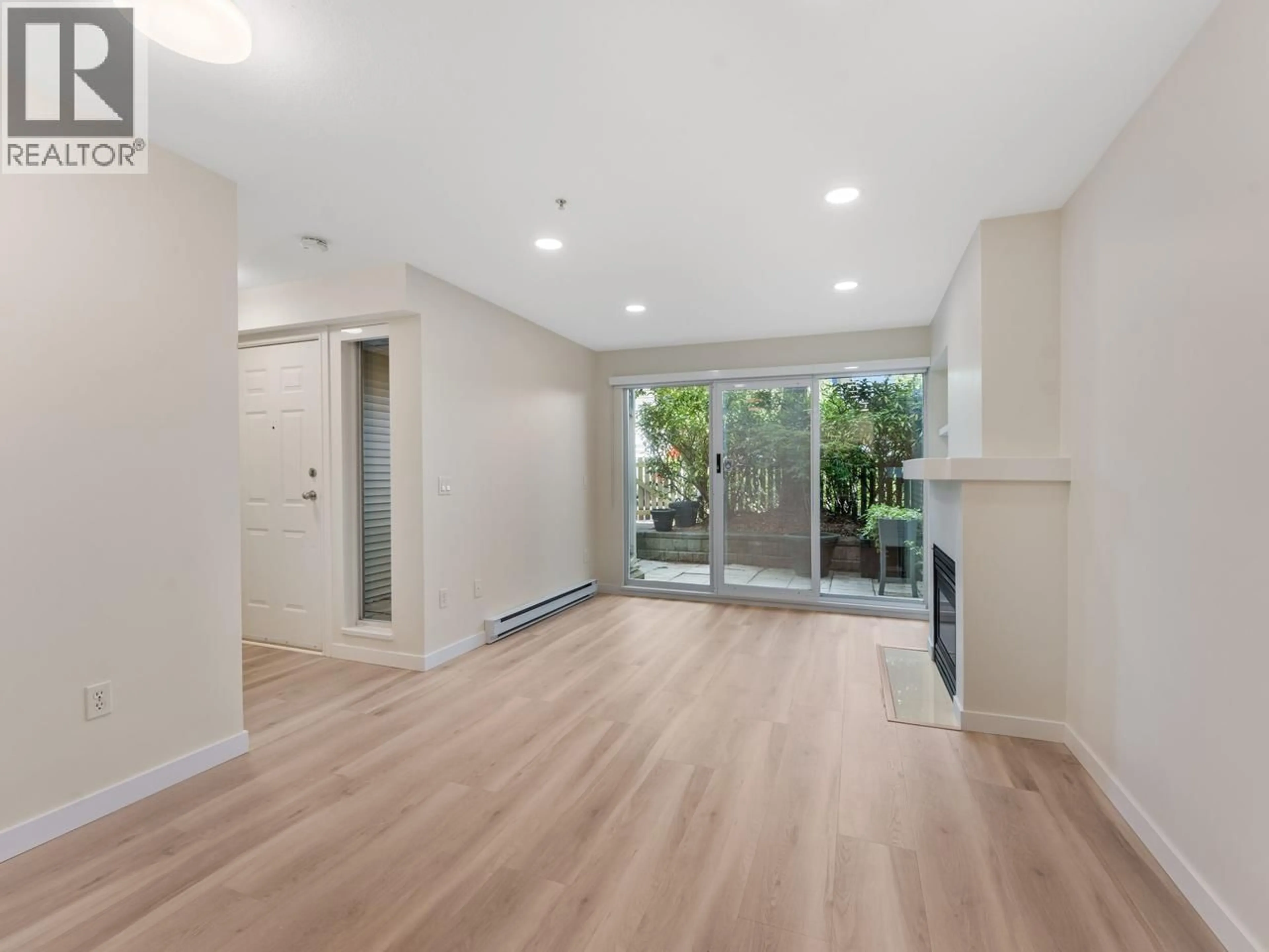 Unknown for 3138 4TH AVENUE, Vancouver British Columbia V6K1R7