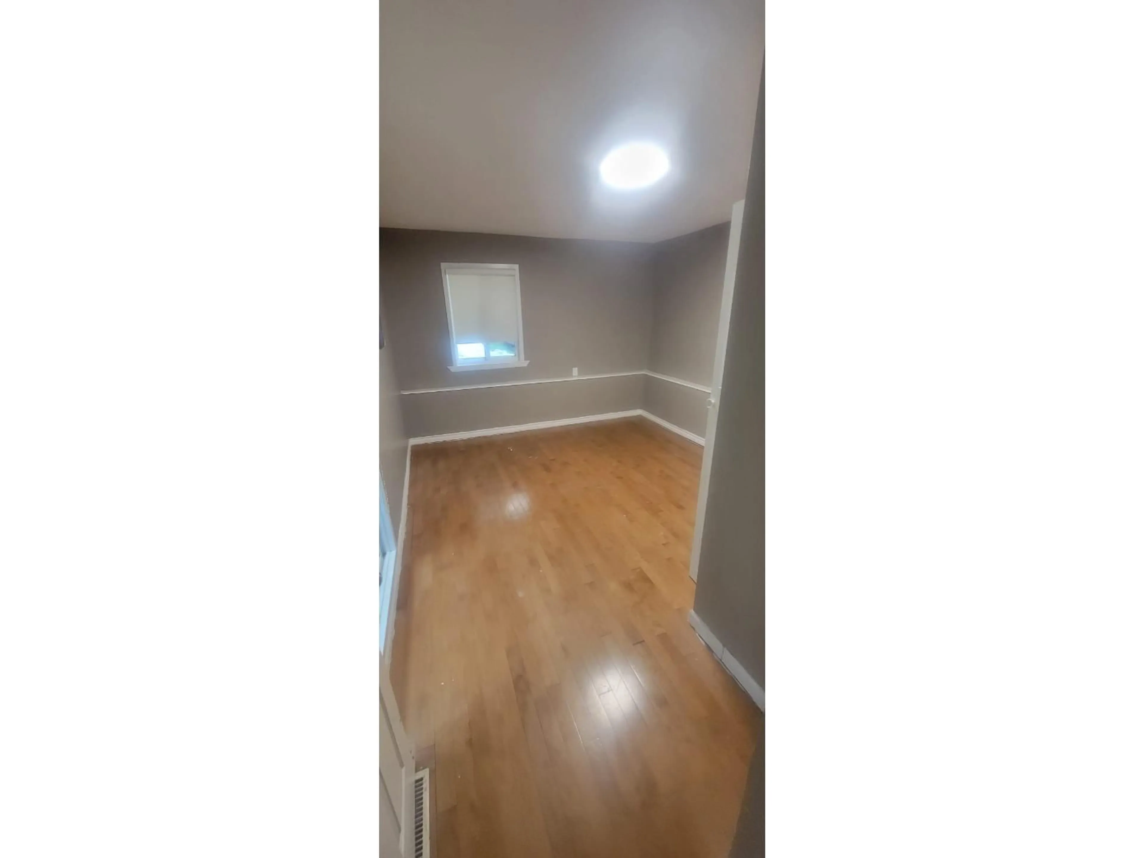 A pic of a room for 14038 114A AVENUE, Surrey British Columbia V2B4B9