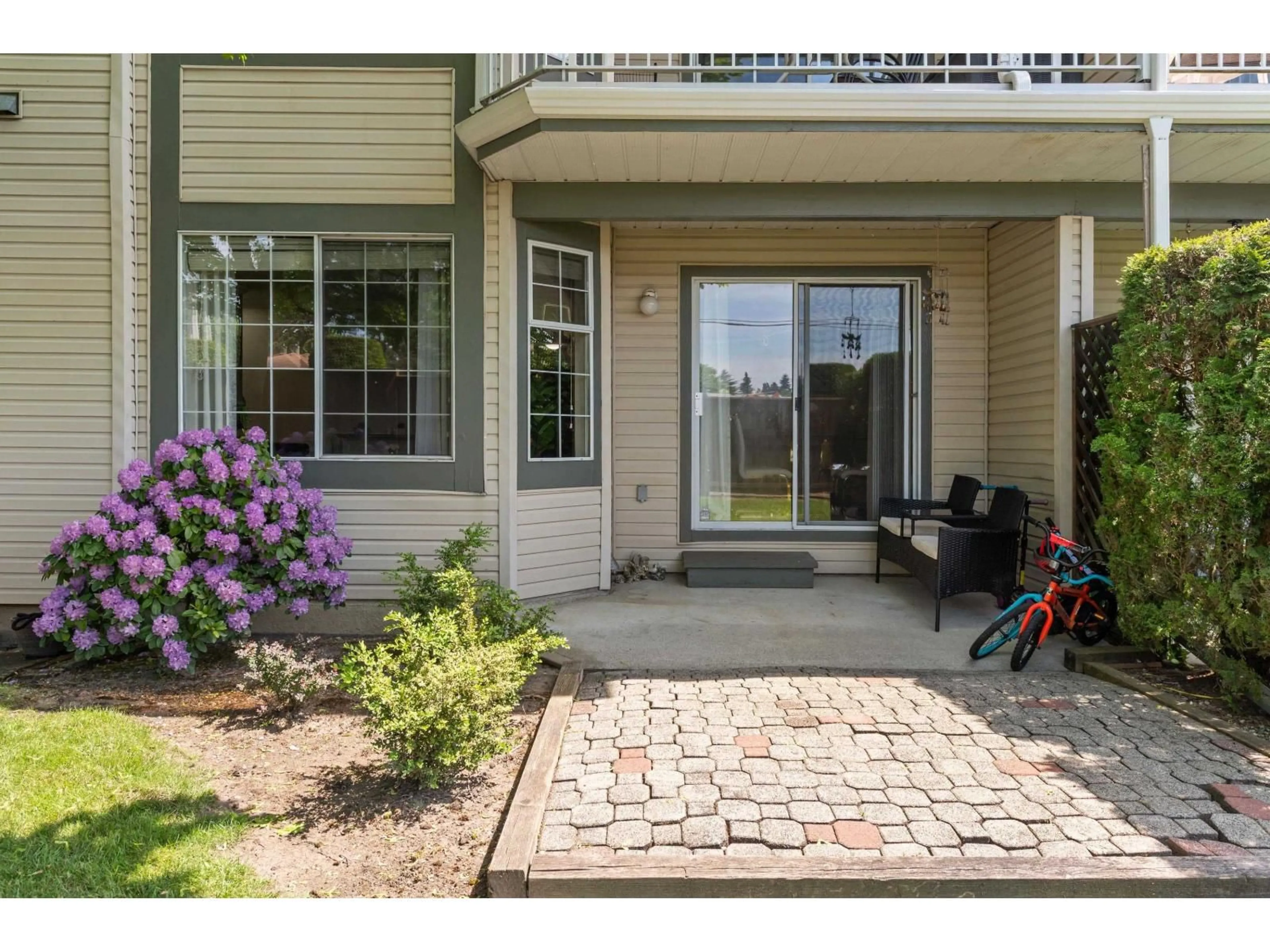 Unknown for 3 - 5760 174 STREET, Surrey British Columbia V3S7K3