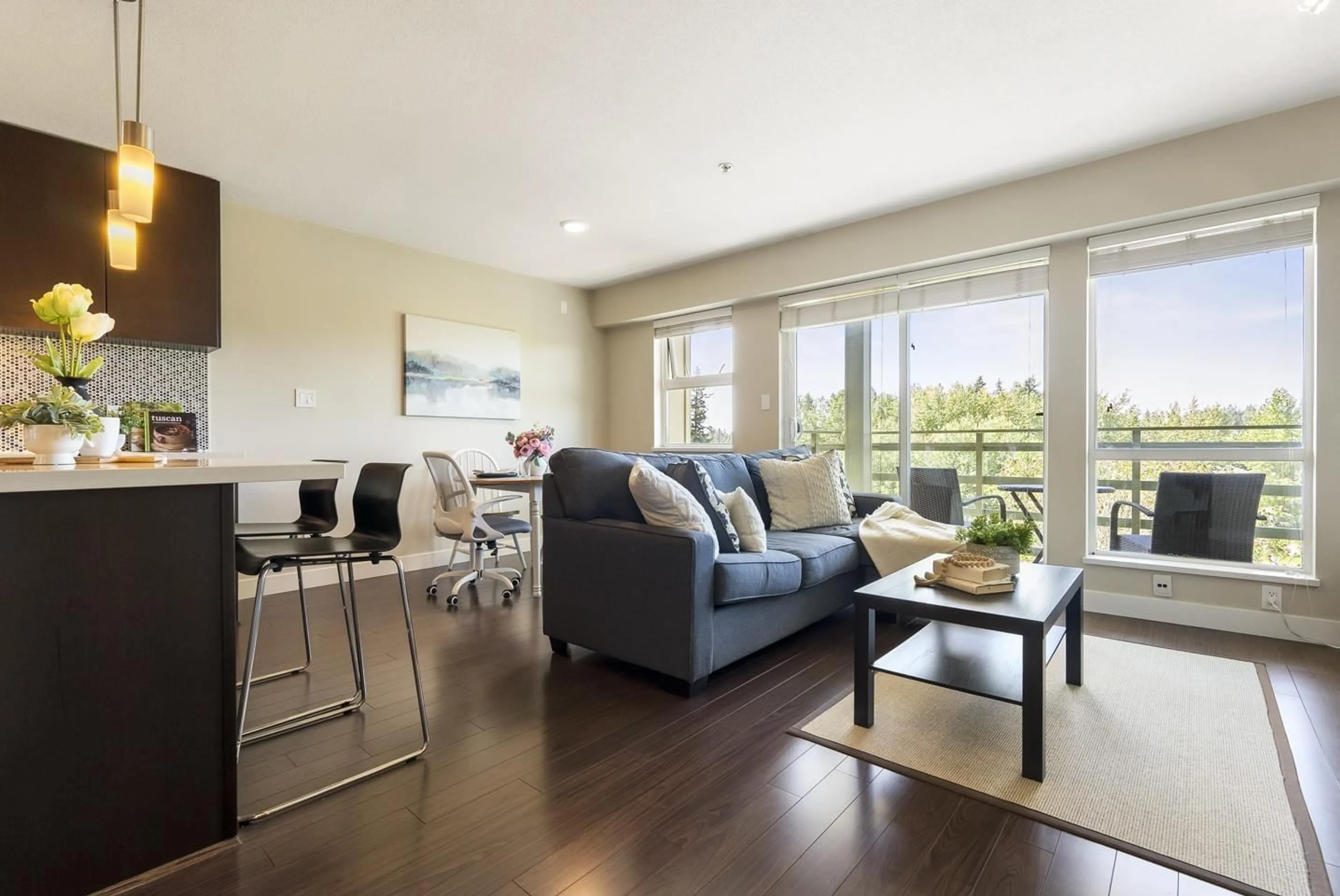 Living room with furniture, wood/laminate floor for 414 - 15735 CROYDON DRIVE, Surrey British Columbia V3S2L5
