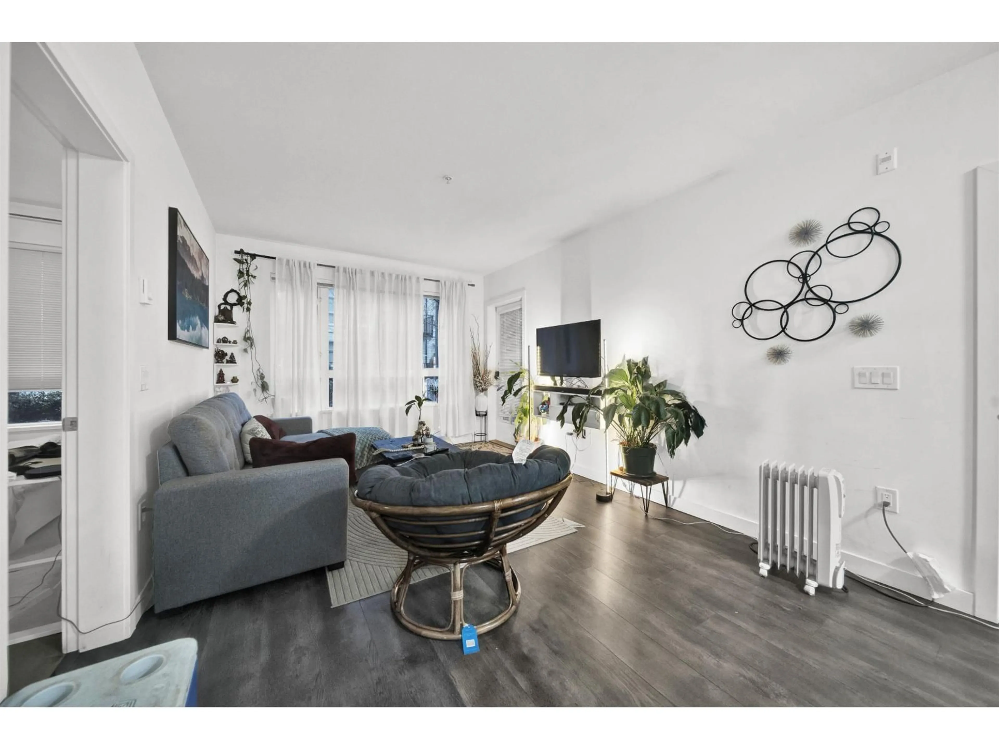 Living room with furniture, unknown for 115 - 13963 105 BOULEVARD, Surrey British Columbia V3T0M9