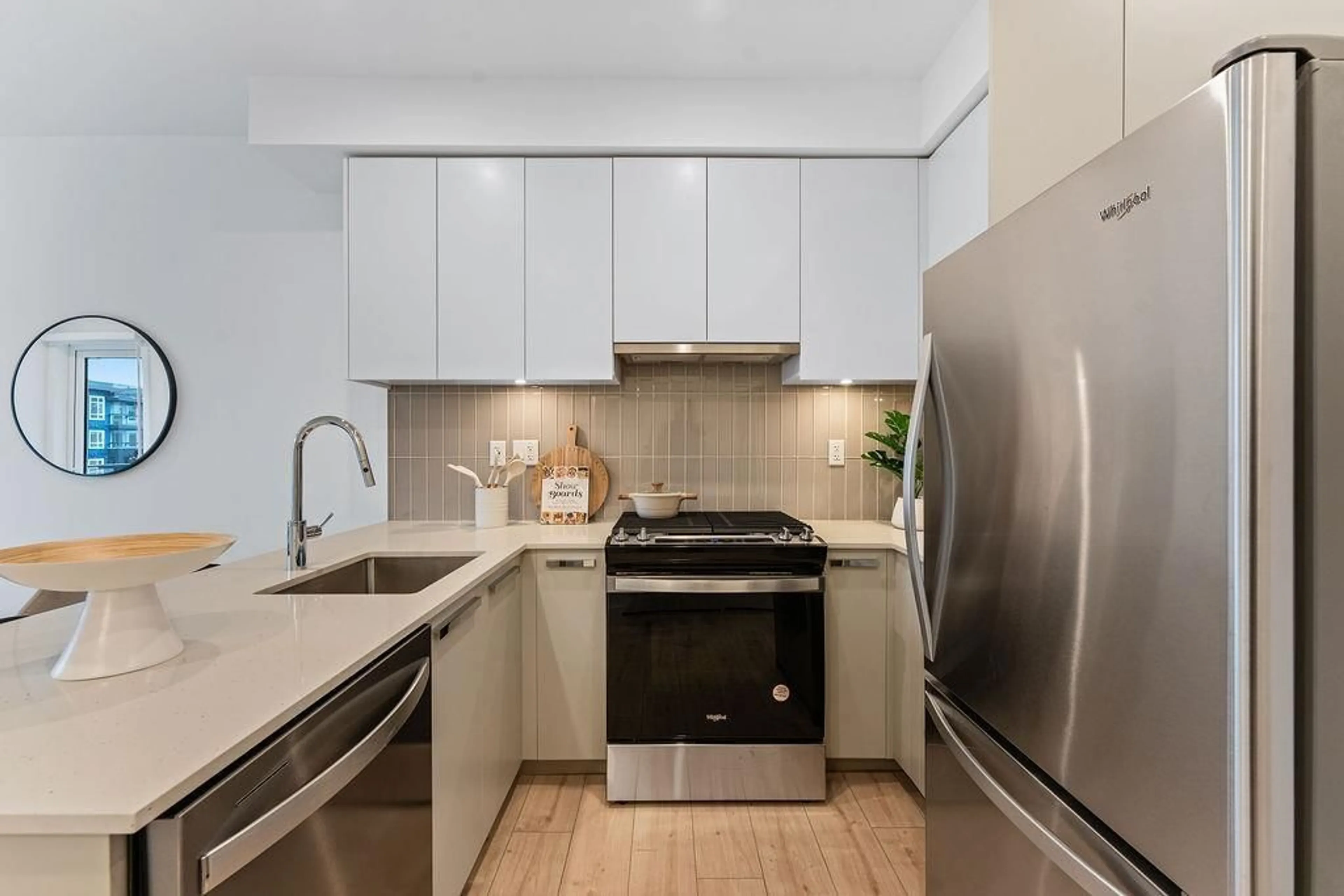 Standard kitchen, ceramic/tile floor for 114 - 13788 76 AVENUE, Surrey British Columbia V3W3V9