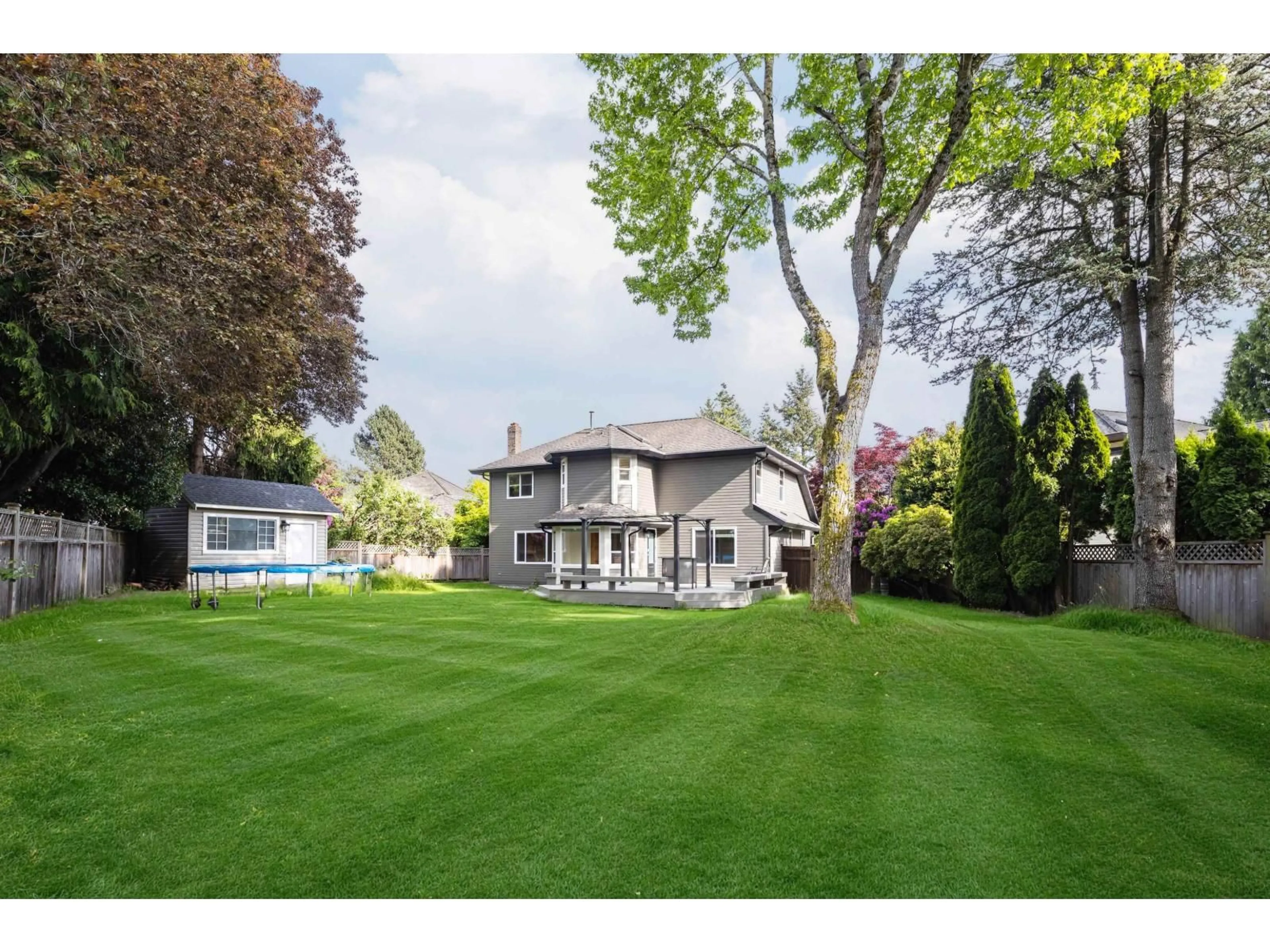 A pic from outside/outdoor area/front of a property/back of a property/a pic from drone, unknown for 14816 20A AVENUE, Surrey British Columbia V4A8L3