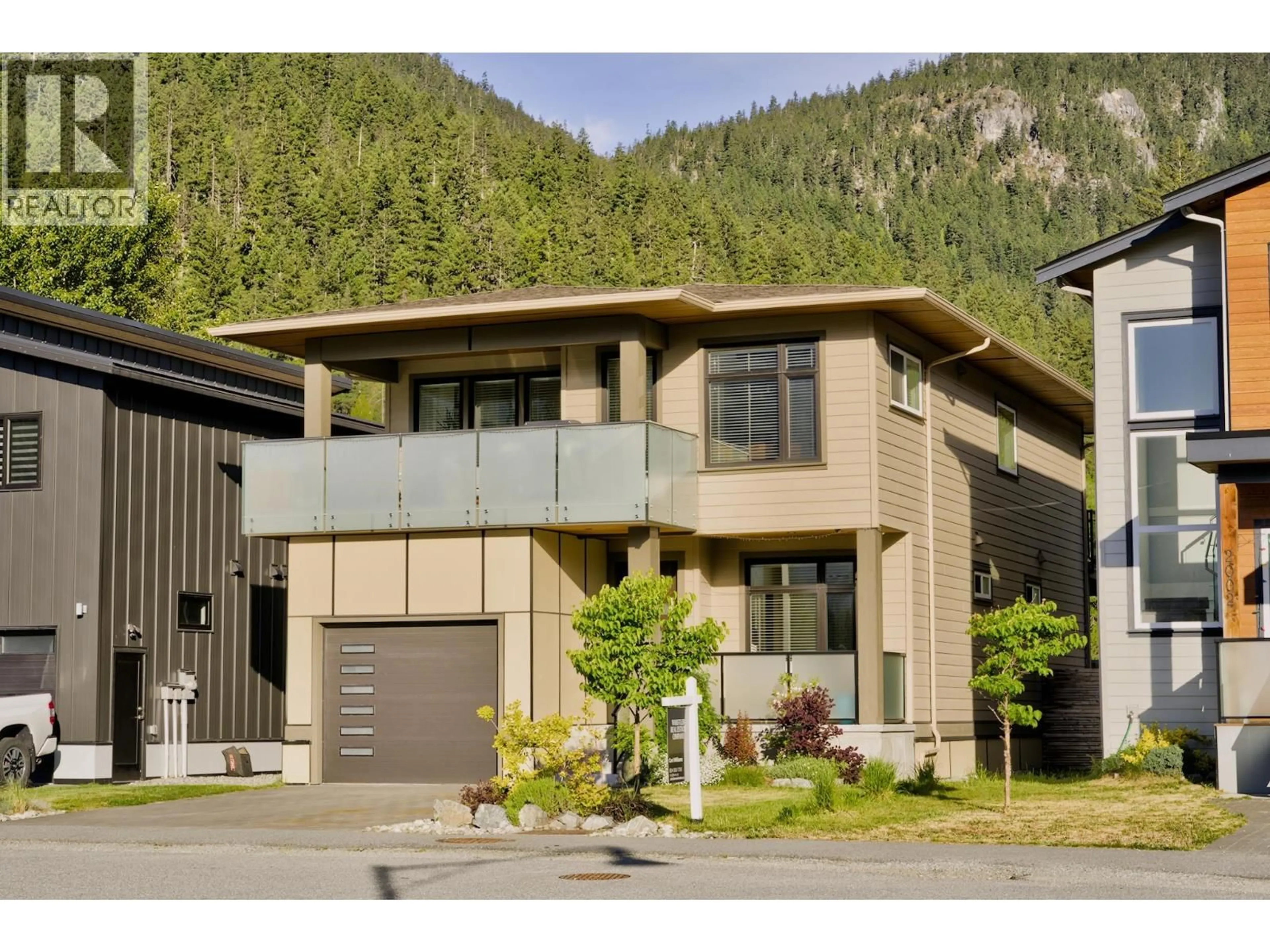 Home with vinyl exterior material, mountain view for 2004 TIYATA BOULEVARD, Pemberton British Columbia V0N2L0