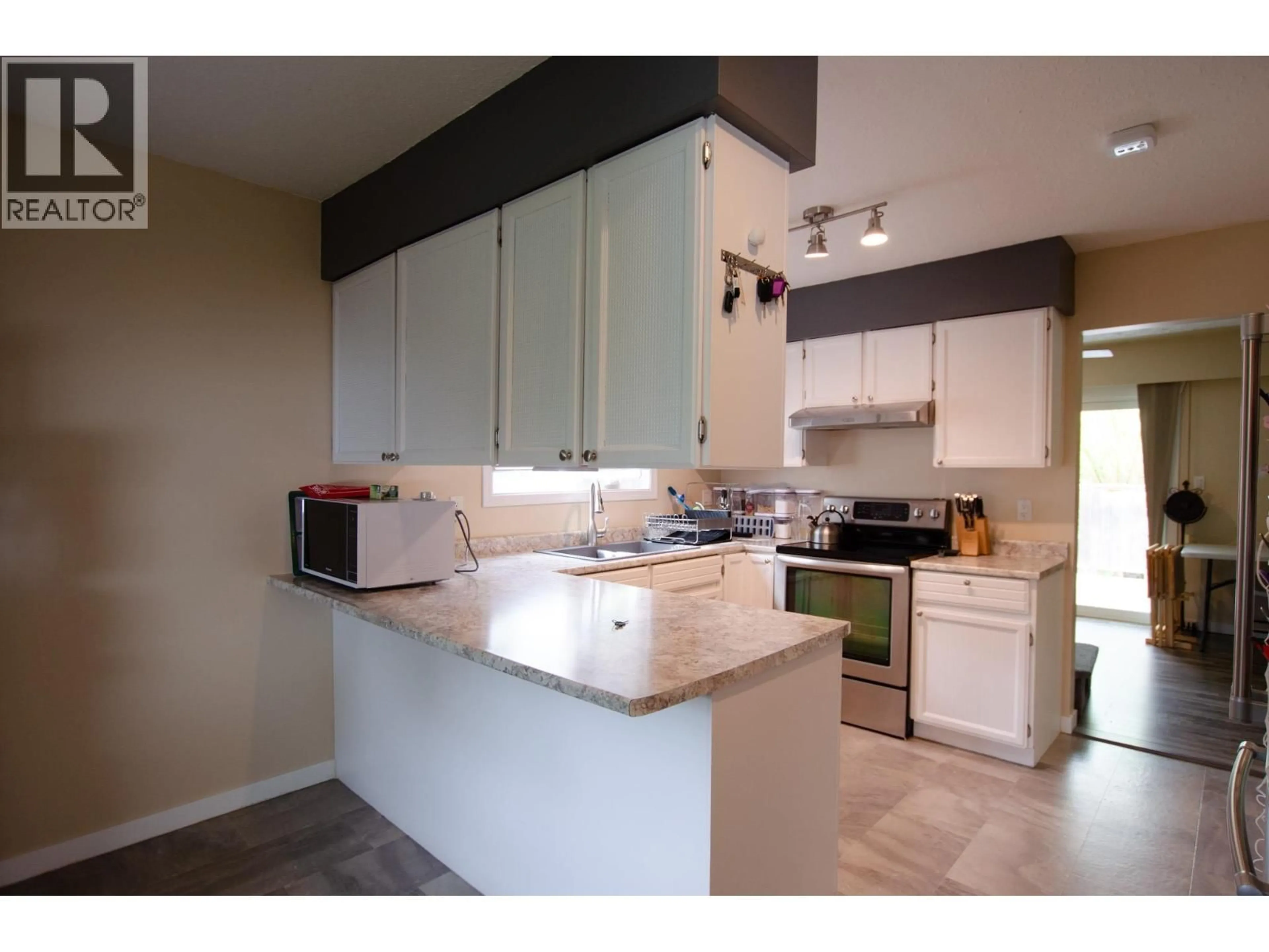 Standard kitchen, unknown for 774 OCHAKWIN CRESCENT, Prince George British Columbia V2M5P3