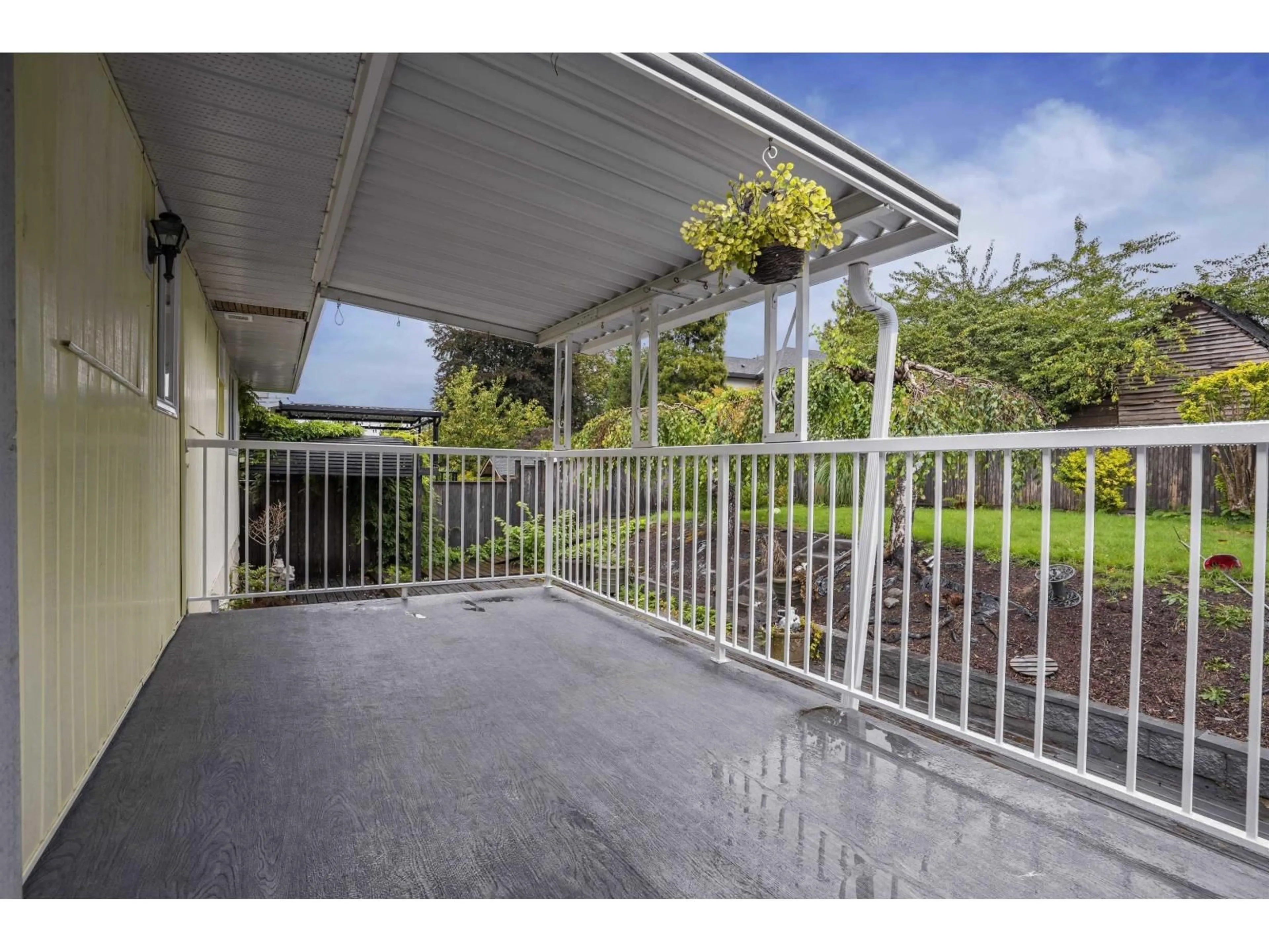 Patio, street for 11318 GLEN AVON DRIVE, Surrey British Columbia V3R4Y5