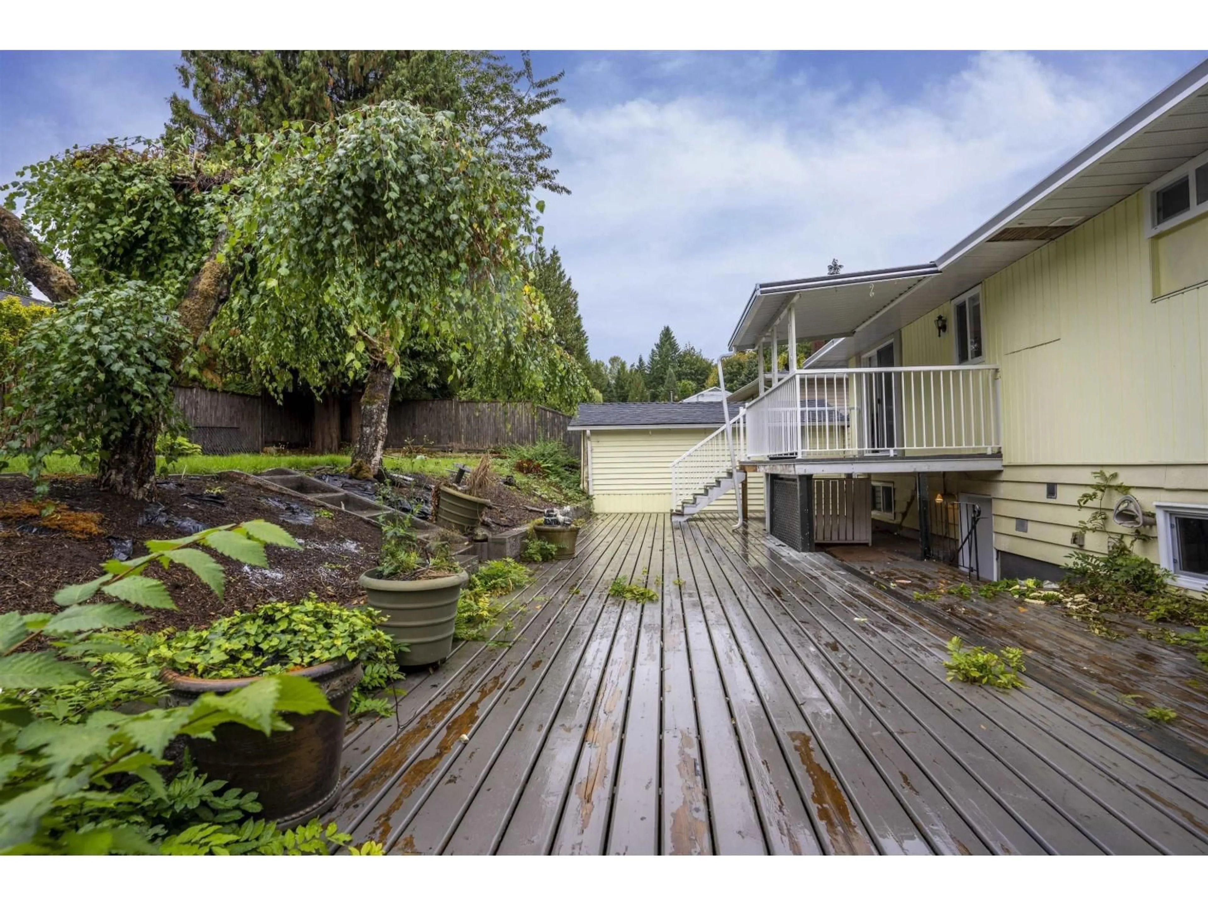 Patio, unknown for 11318 GLEN AVON DRIVE, Surrey British Columbia V3R4Y5