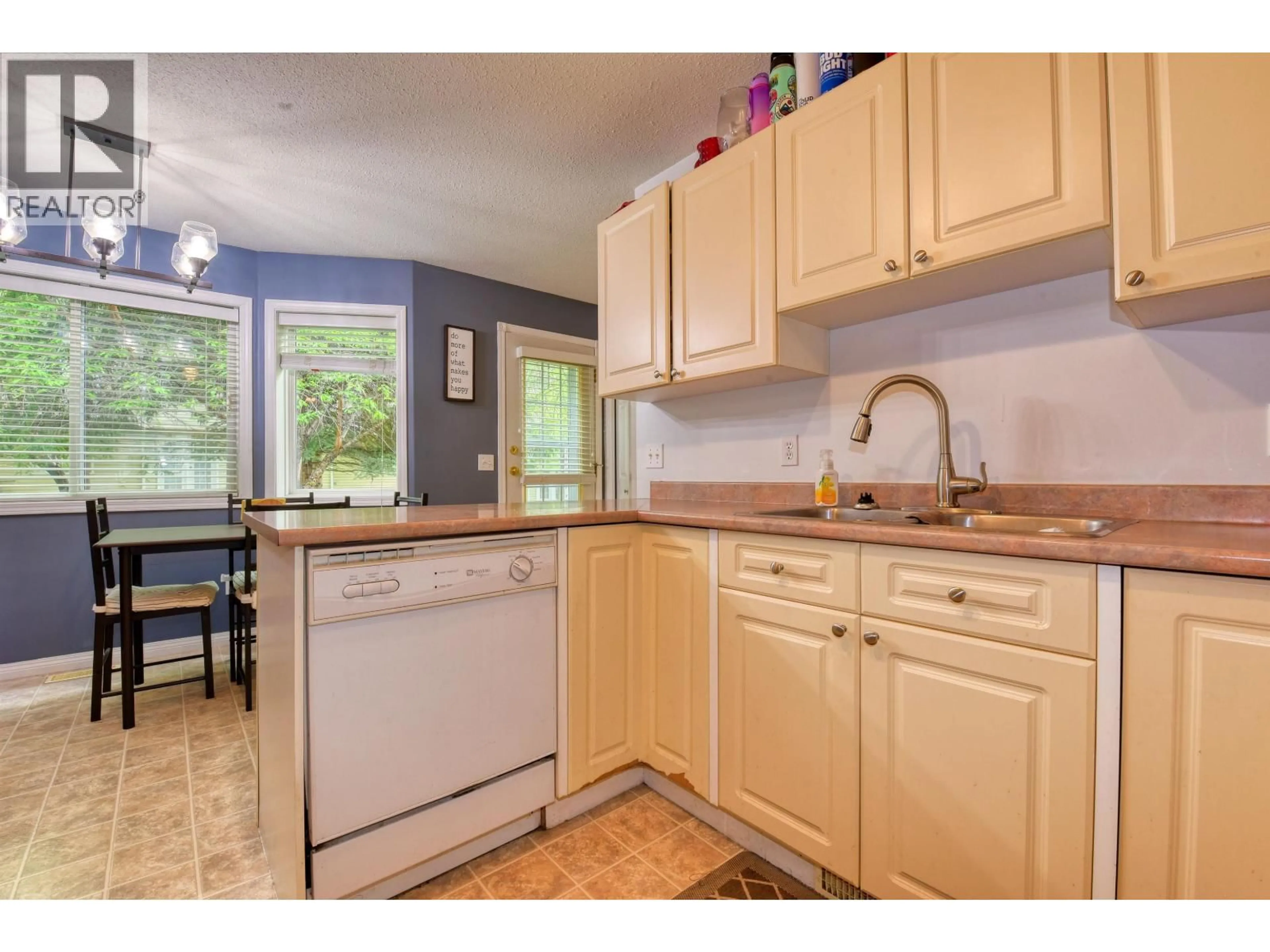 Standard kitchen, unknown for 27 - 350 PEARKES DRIVE, Williams Lake British Columbia V2G4T2