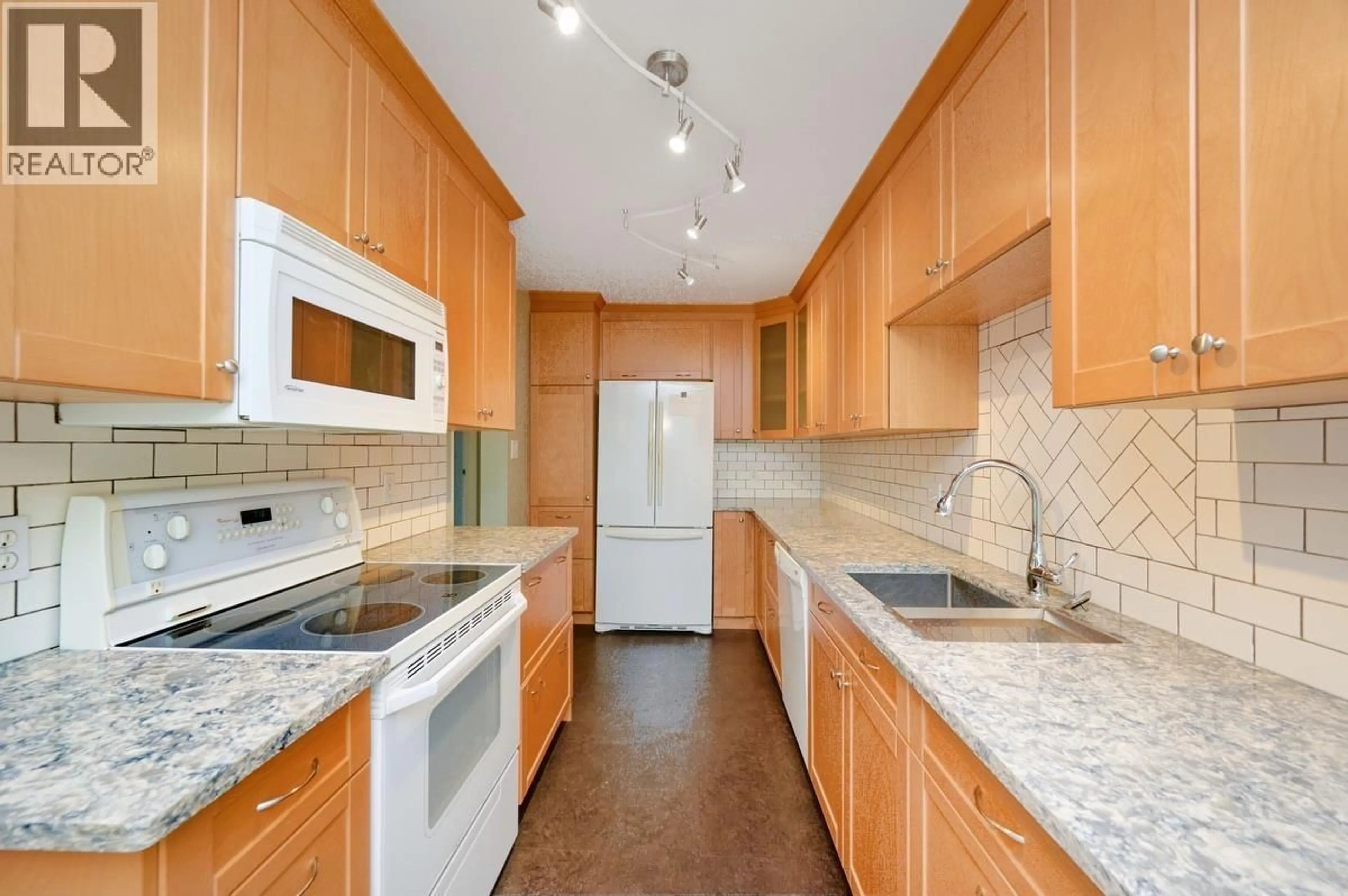 Standard kitchen, ceramic/tile floor for 109 - 9202 HORNE STREET, Burnaby British Columbia V3N4K2
