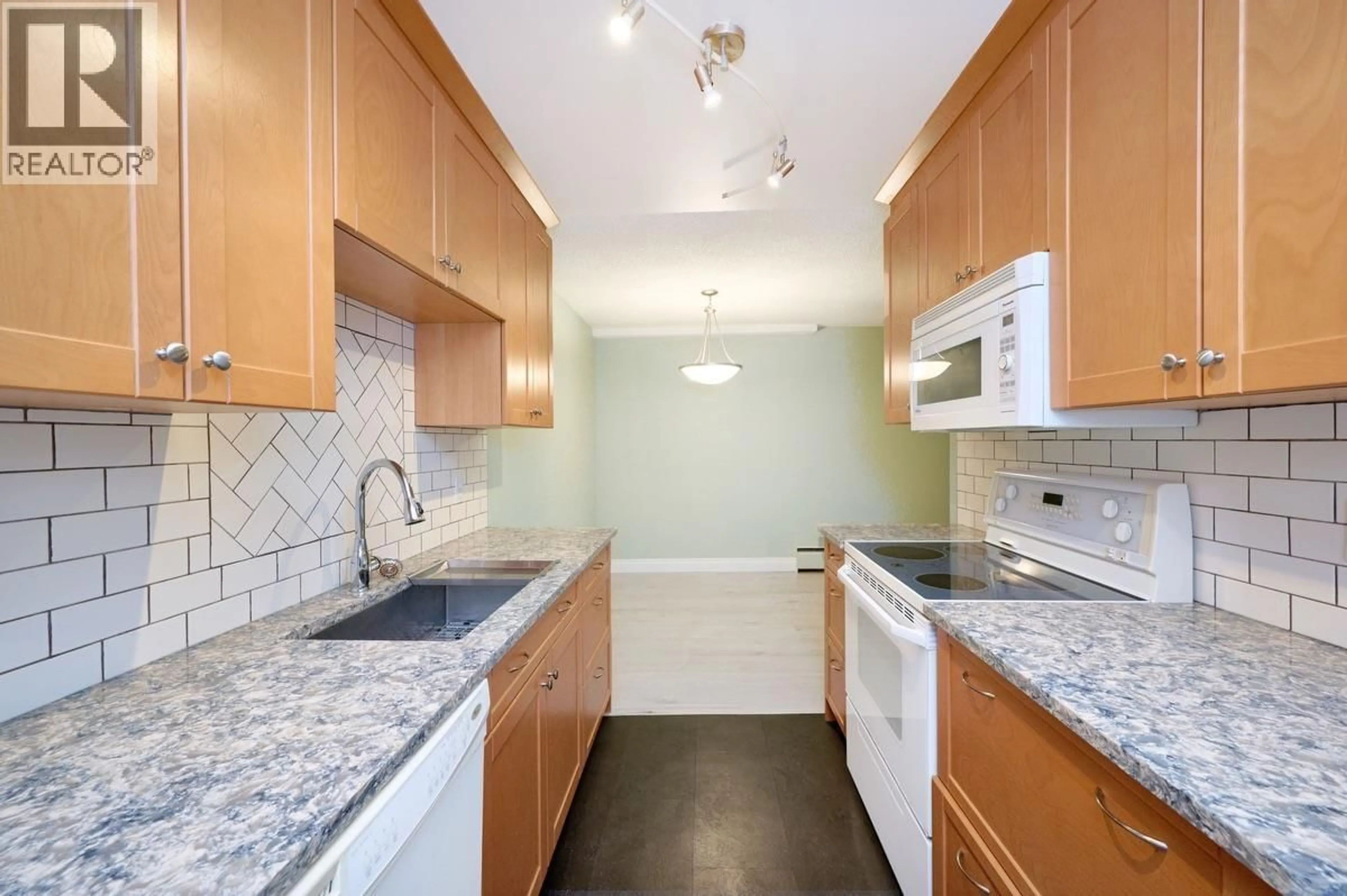 Standard kitchen, ceramic/tile floor for 109 - 9202 HORNE STREET, Burnaby British Columbia V3N4K2