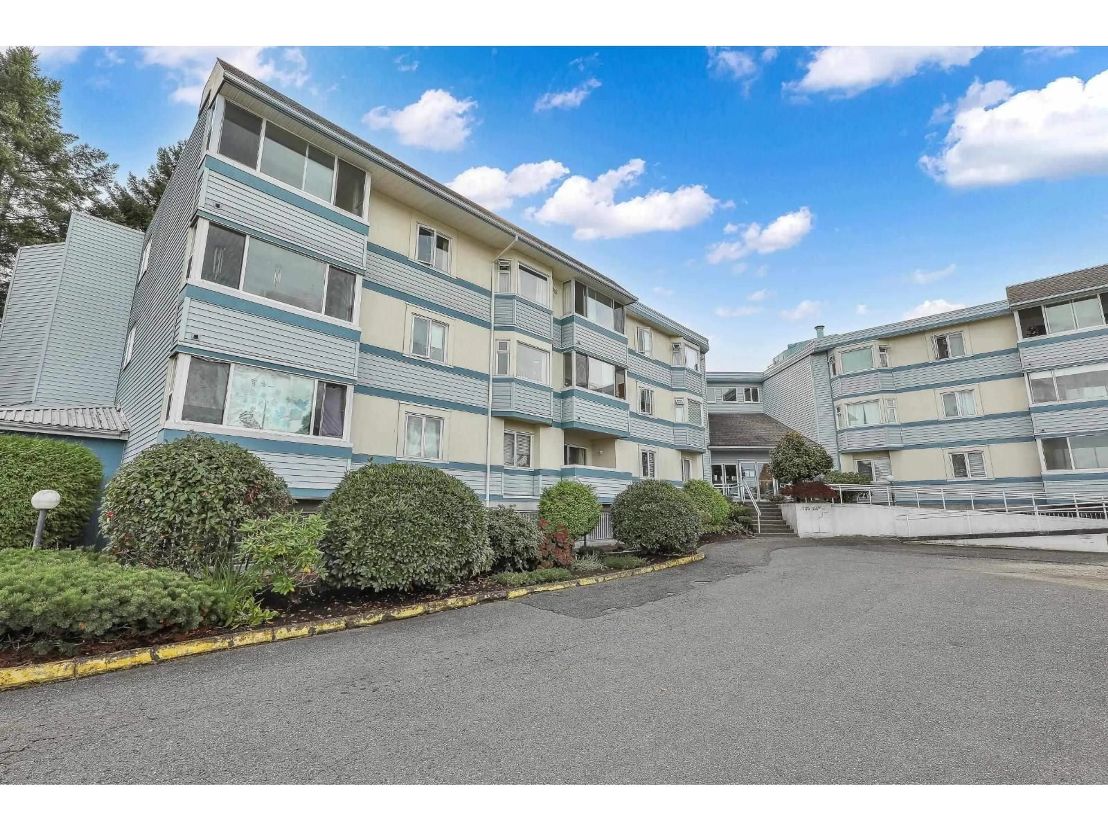 Unknown for 208 - 7175 134 STREET, Surrey British Columbia V3W4T1