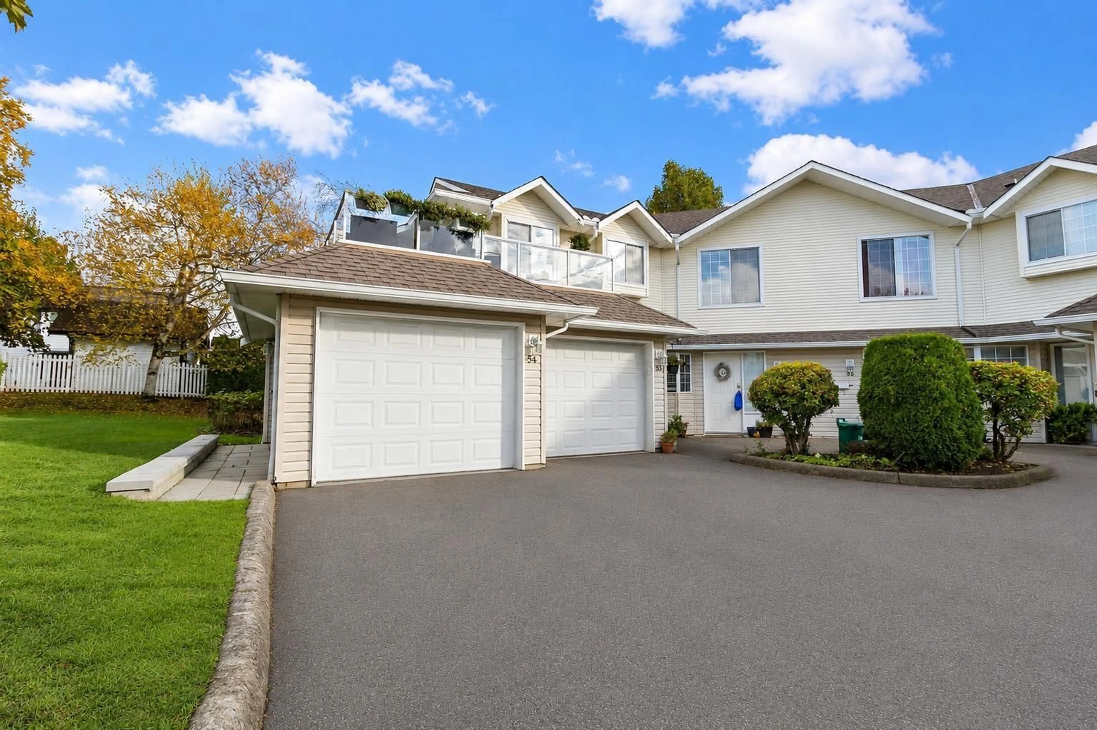 Home with vinyl exterior material, street for 53 - 31255 UPPER MACLURE DRIVE, Abbotsford British Columbia V2T5N4