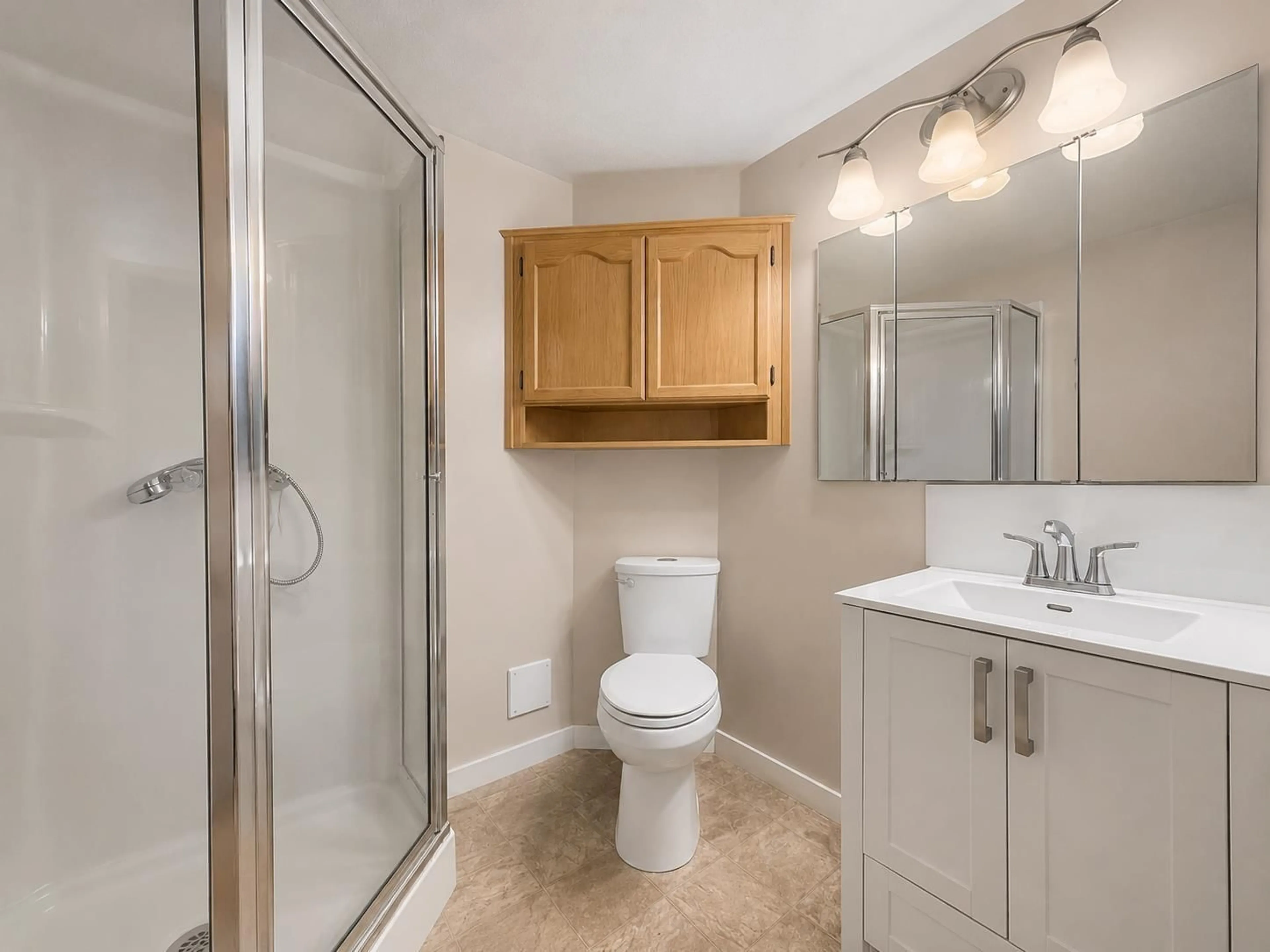 Standard bathroom, ceramic/tile floor for 53 - 31255 UPPER MACLURE DRIVE, Abbotsford British Columbia V2T5N4