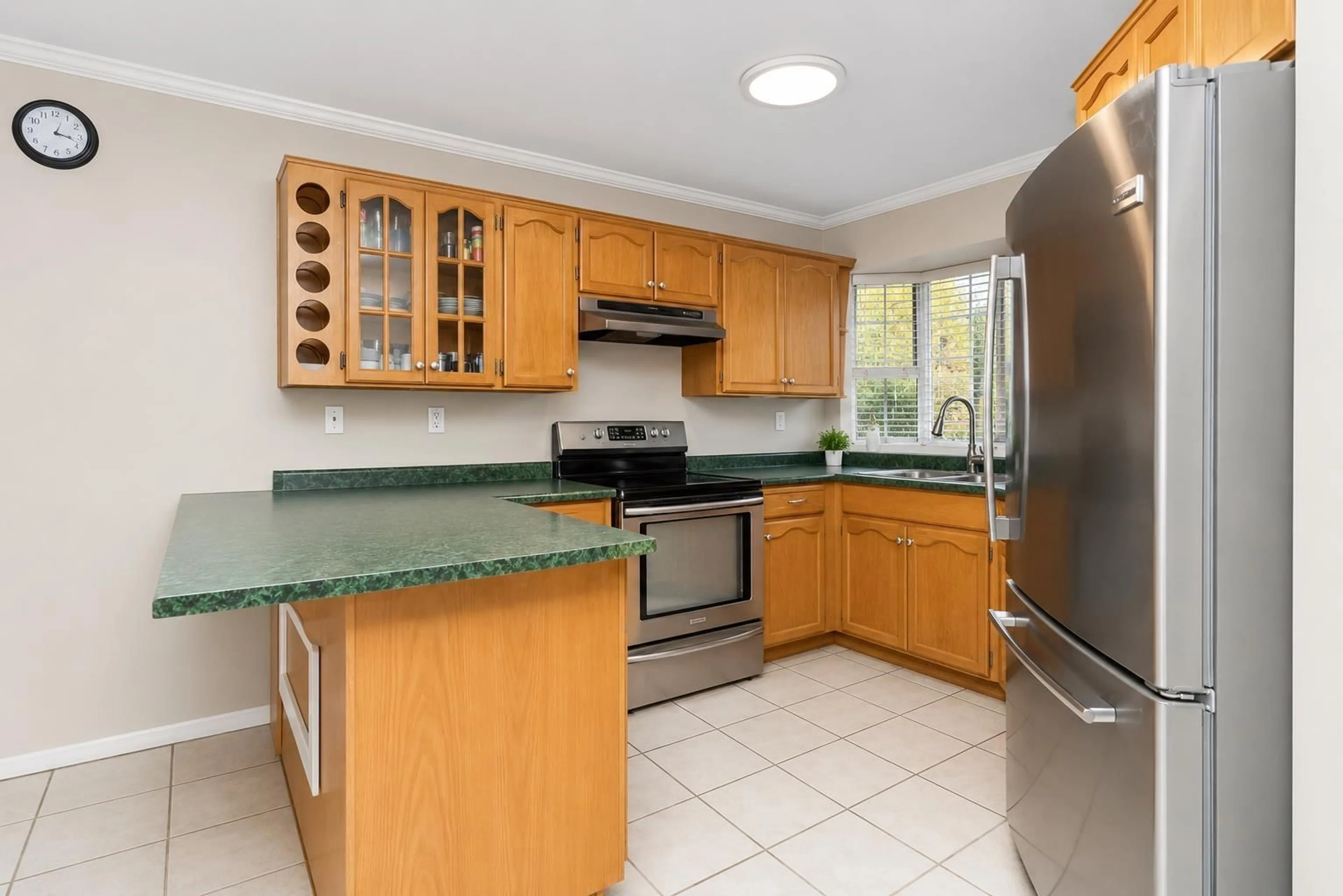 Standard kitchen, unknown for 53 - 31255 UPPER MACLURE DRIVE, Abbotsford British Columbia V2T5N4