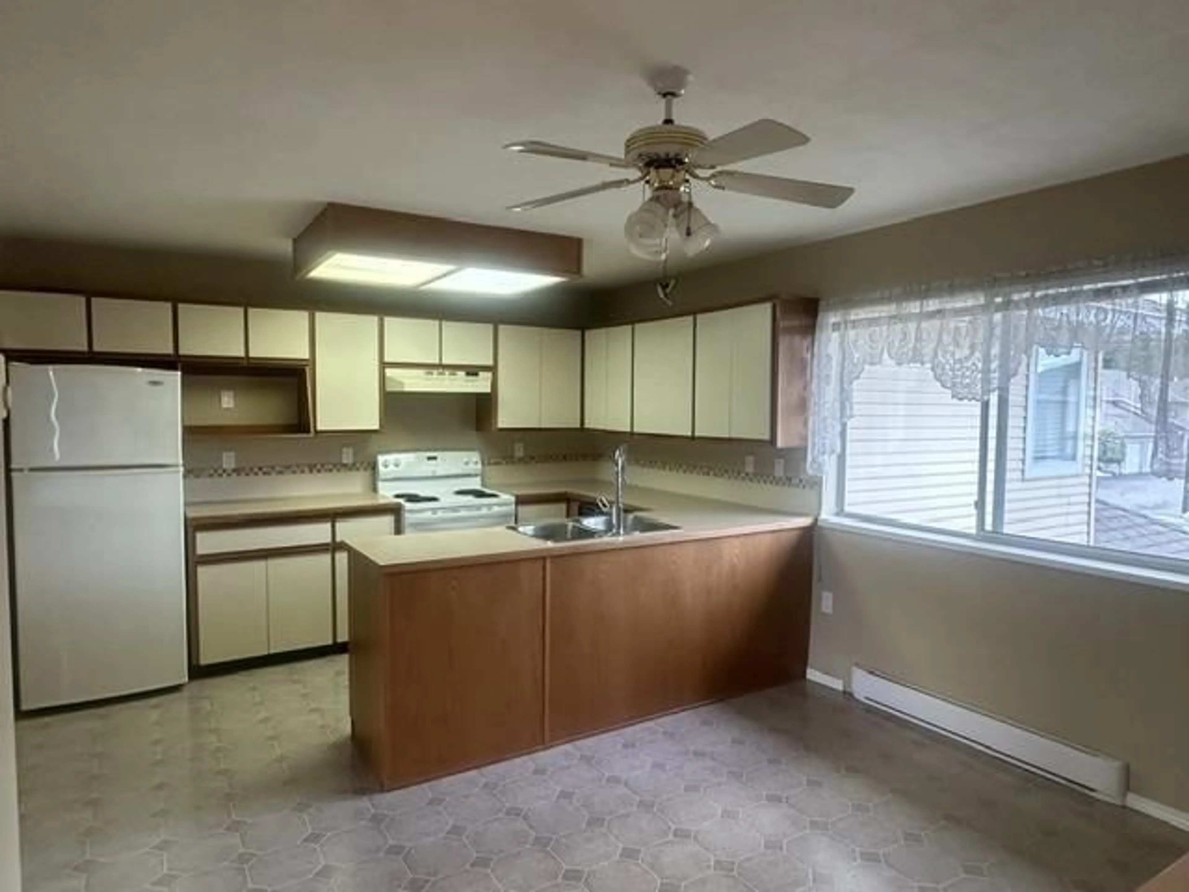 Unknown for 12 - 2475 EMERSON STREET, Abbotsford British Columbia V2T4W5