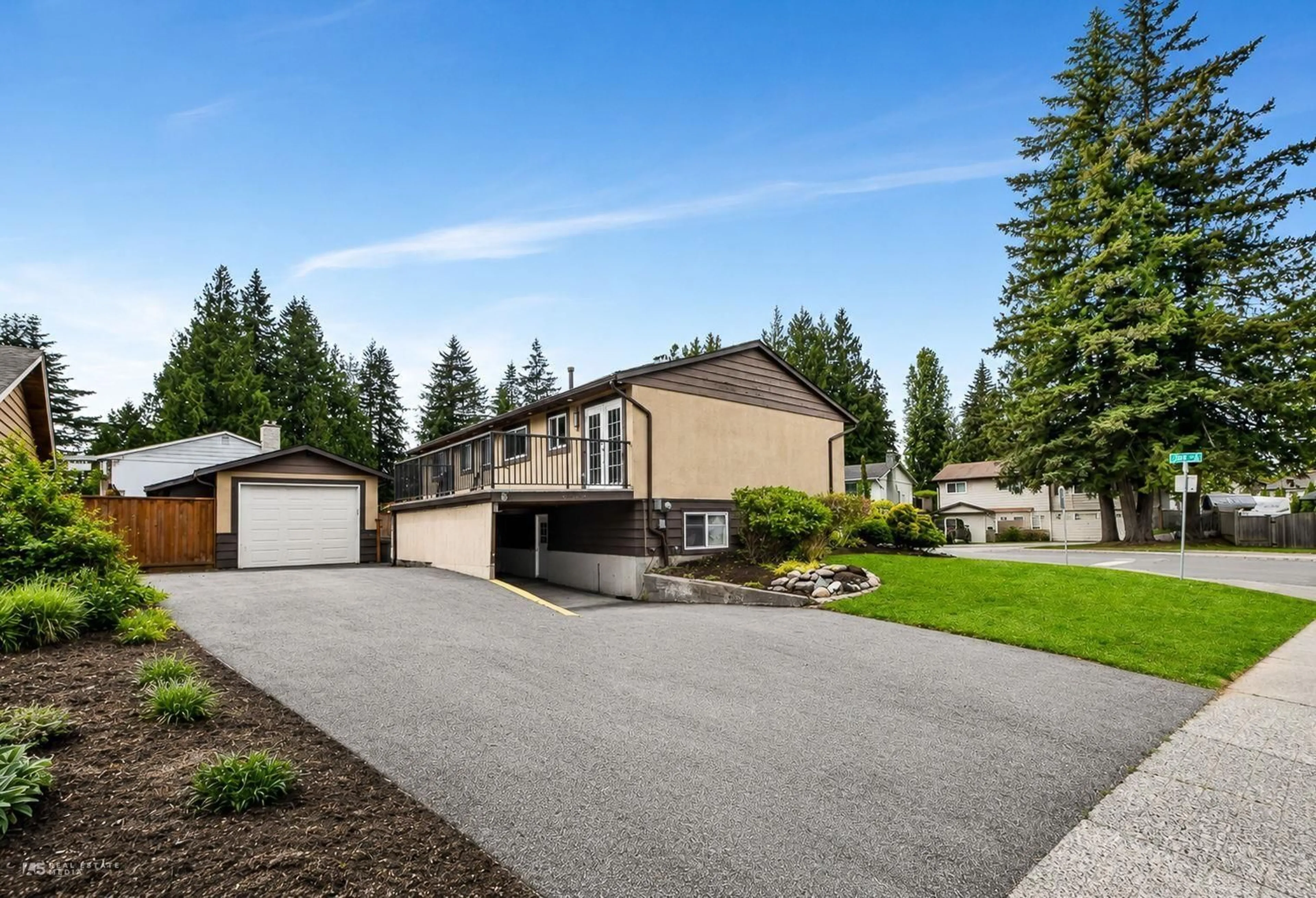 Home with vinyl exterior material, street for 4652 203 STREET, Langley British Columbia V3A5J5