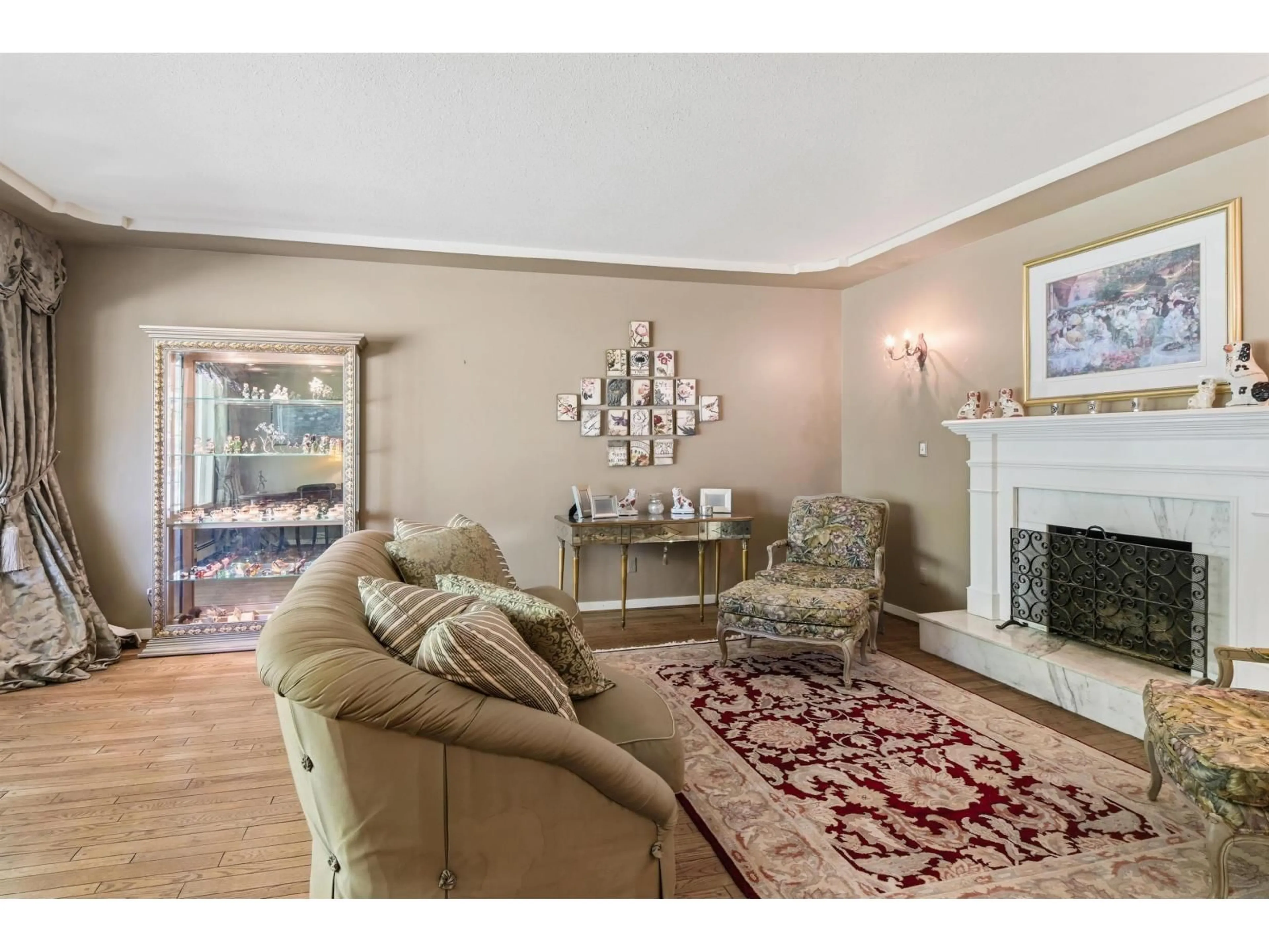 Living room with furniture, unknown for 433 202ND STREET, Langley British Columbia V2Z1V7