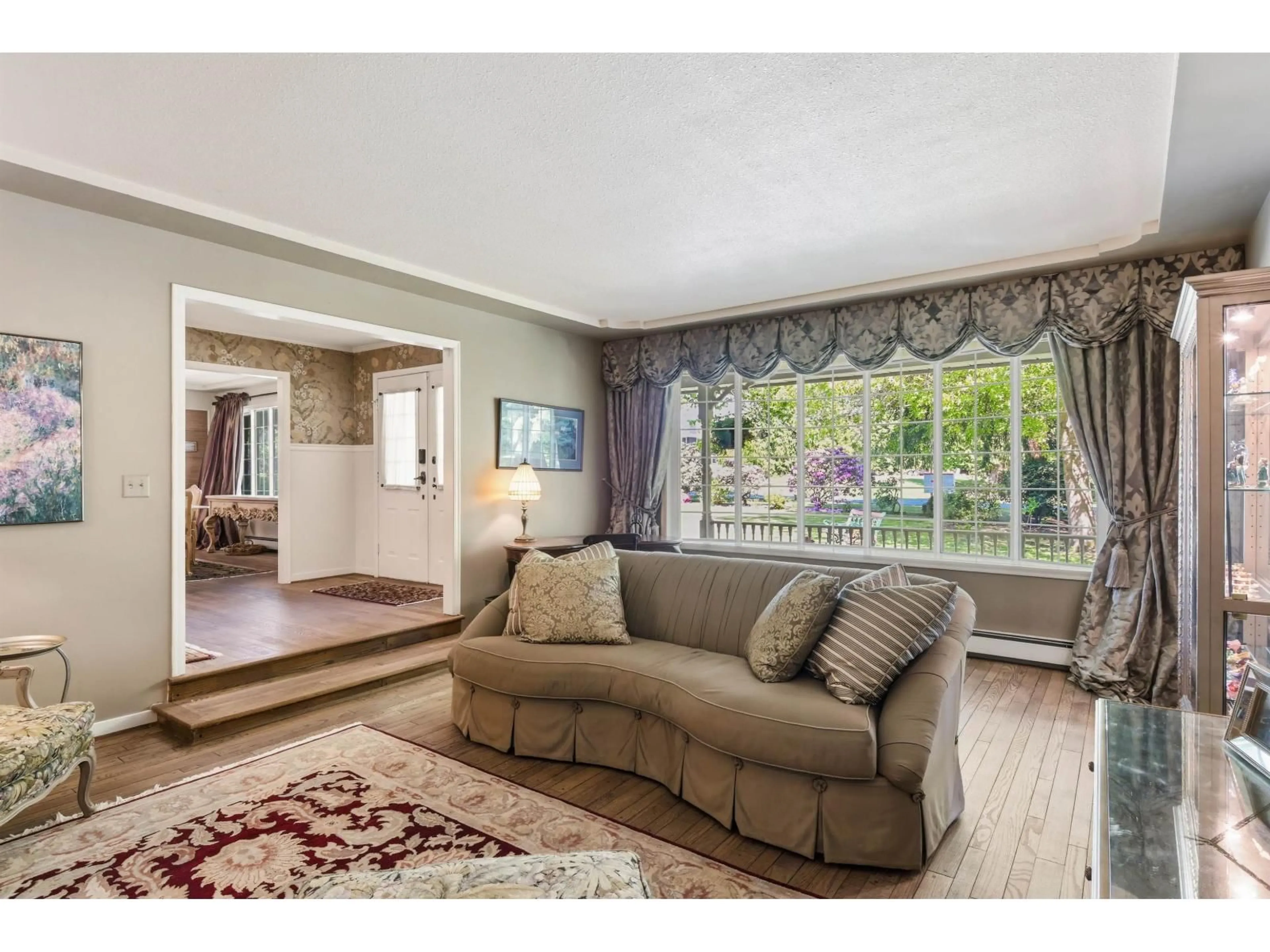 Living room with furniture, unknown for 433 202ND STREET, Langley British Columbia V2Z1V7