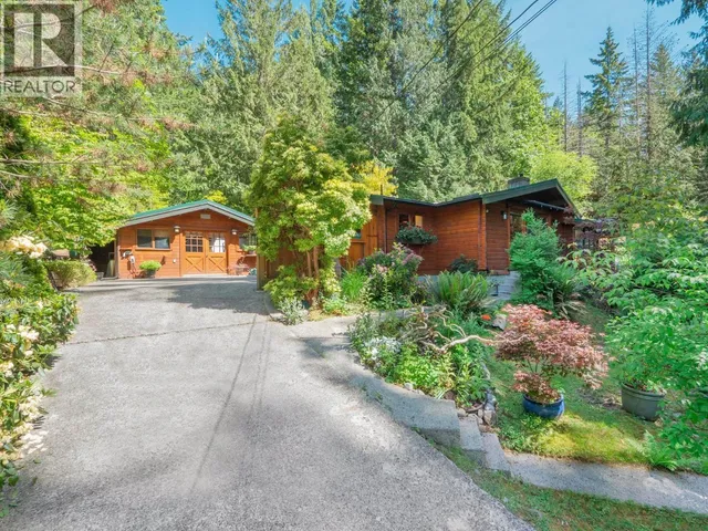 8626 REDROOFFS ROAD, Halfmoon Bay 4