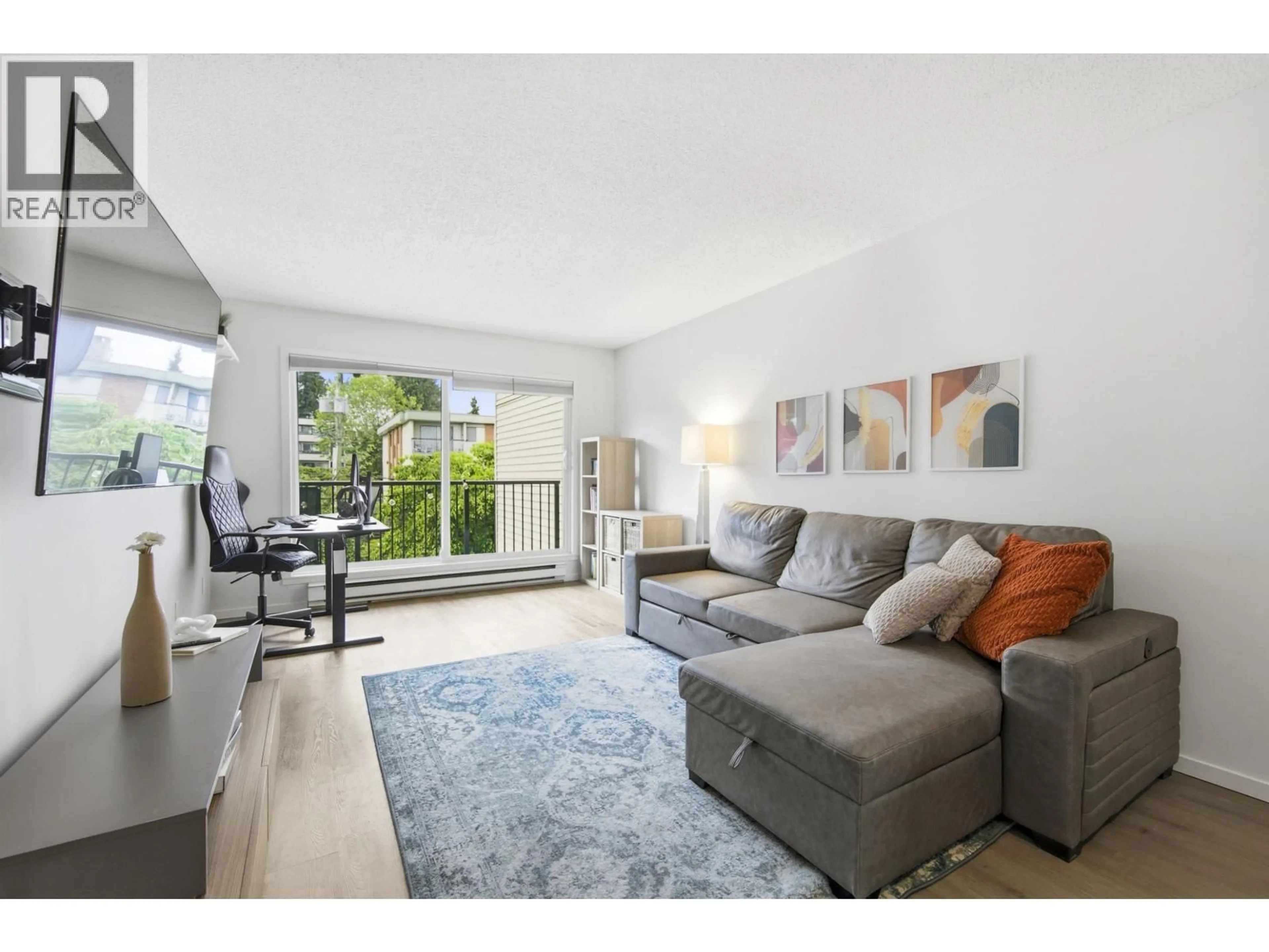 Living room with furniture, unknown for 305 - 1050 HOWIE AVENUE, Coquitlam British Columbia V3J1T6