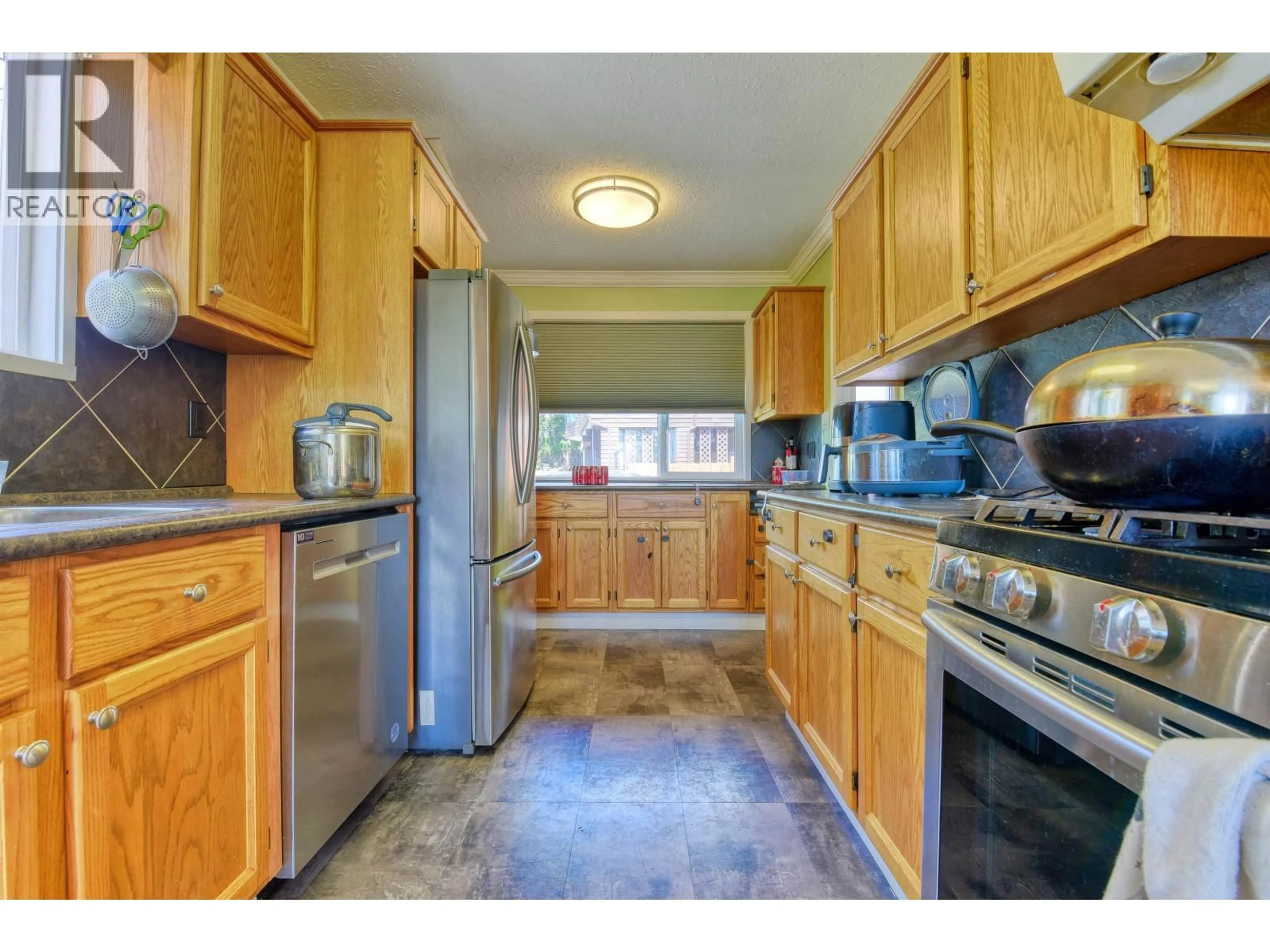 Standard kitchen, unknown for 1290 TWELFTH AVENUE, Williams Lake British Columbia V2G3X4