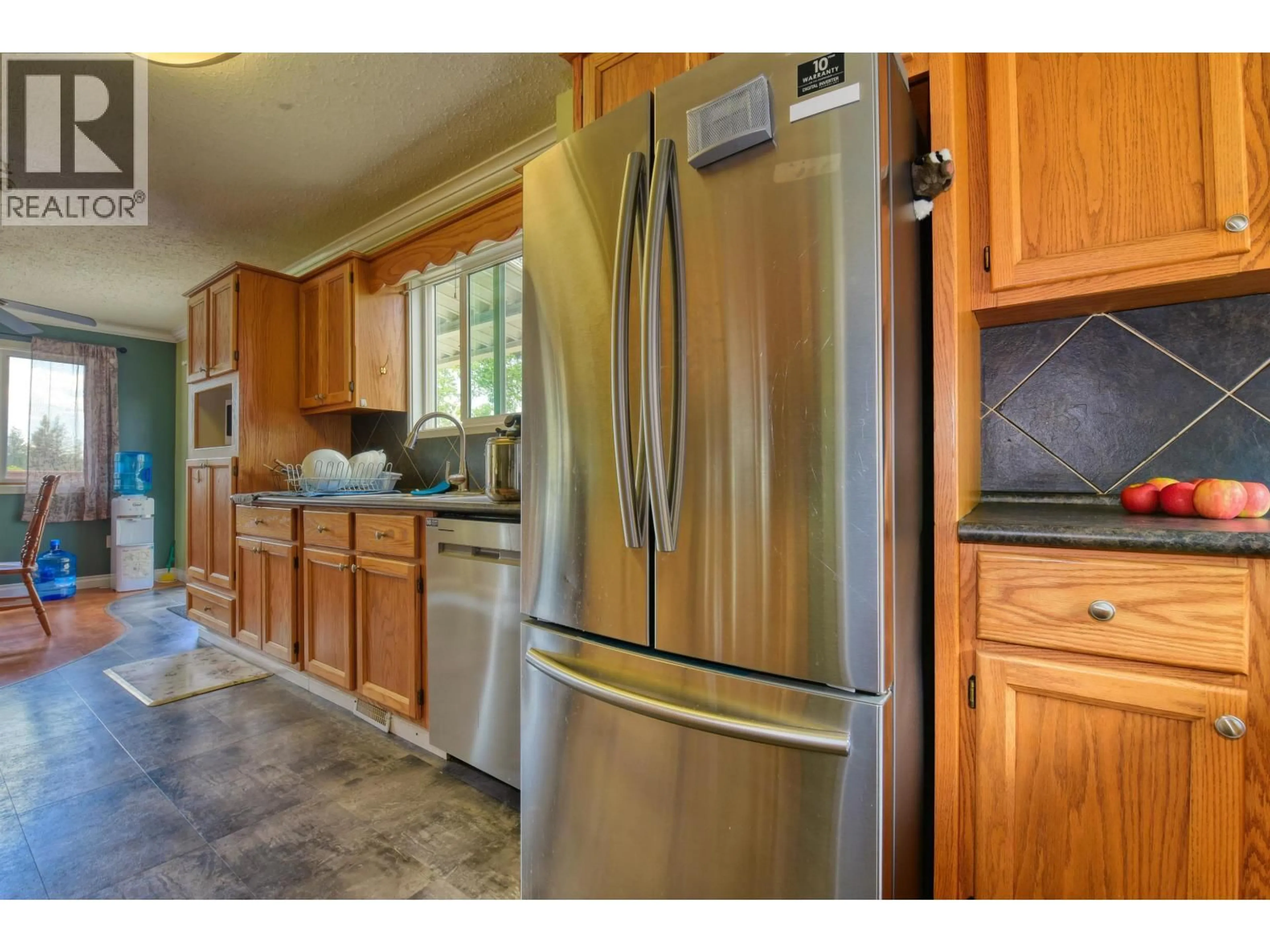 Standard kitchen, ceramic/tile floor for 1290 TWELFTH AVENUE, Williams Lake British Columbia V2G3X4