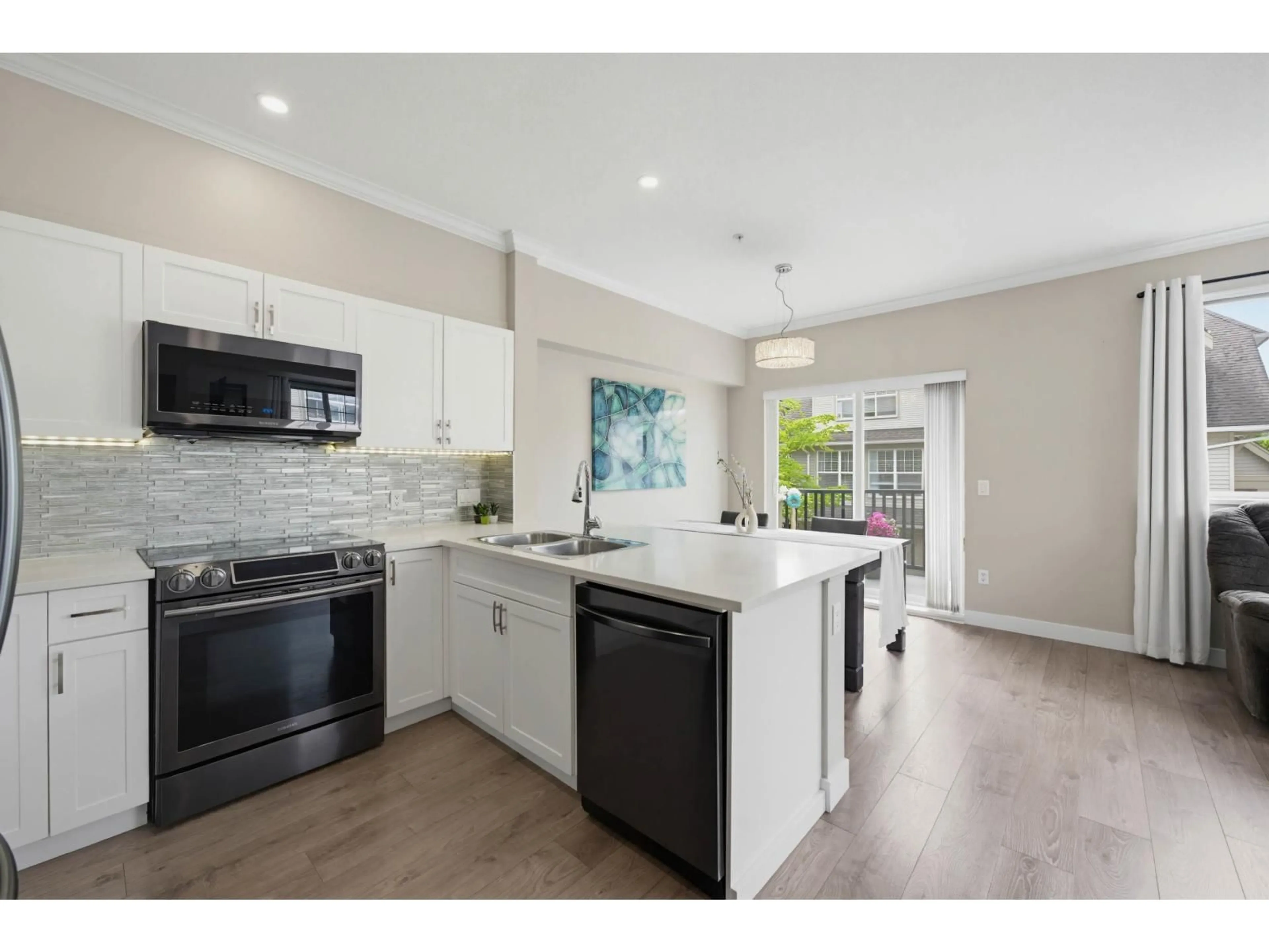 Open concept kitchen, ceramic/tile floor for 41 - 8089 209 STREET, Langley British Columbia V2Y0B1