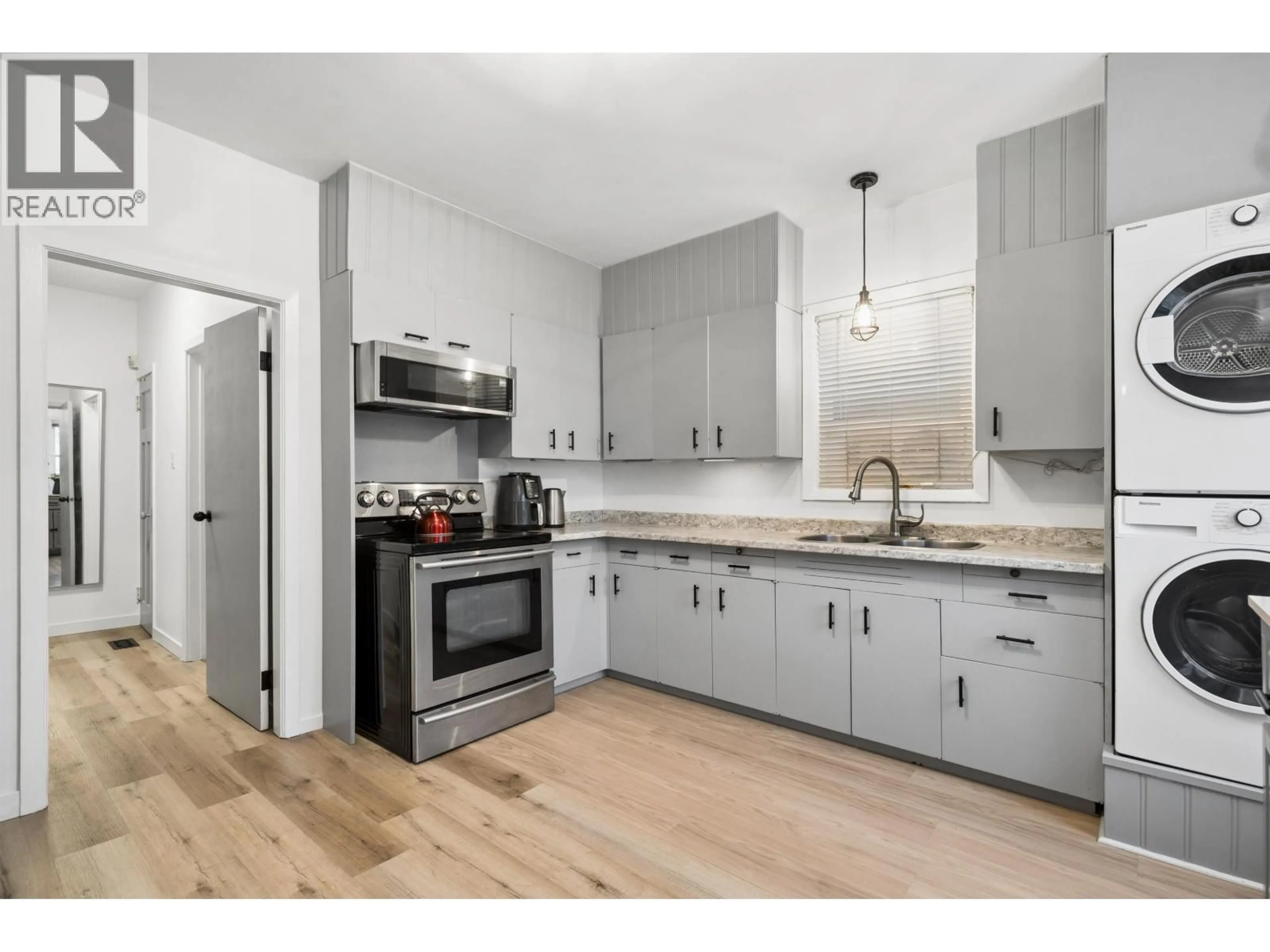 Open concept kitchen, unknown for 936 17TH AVENUE, Vancouver British Columbia V5Z1V4