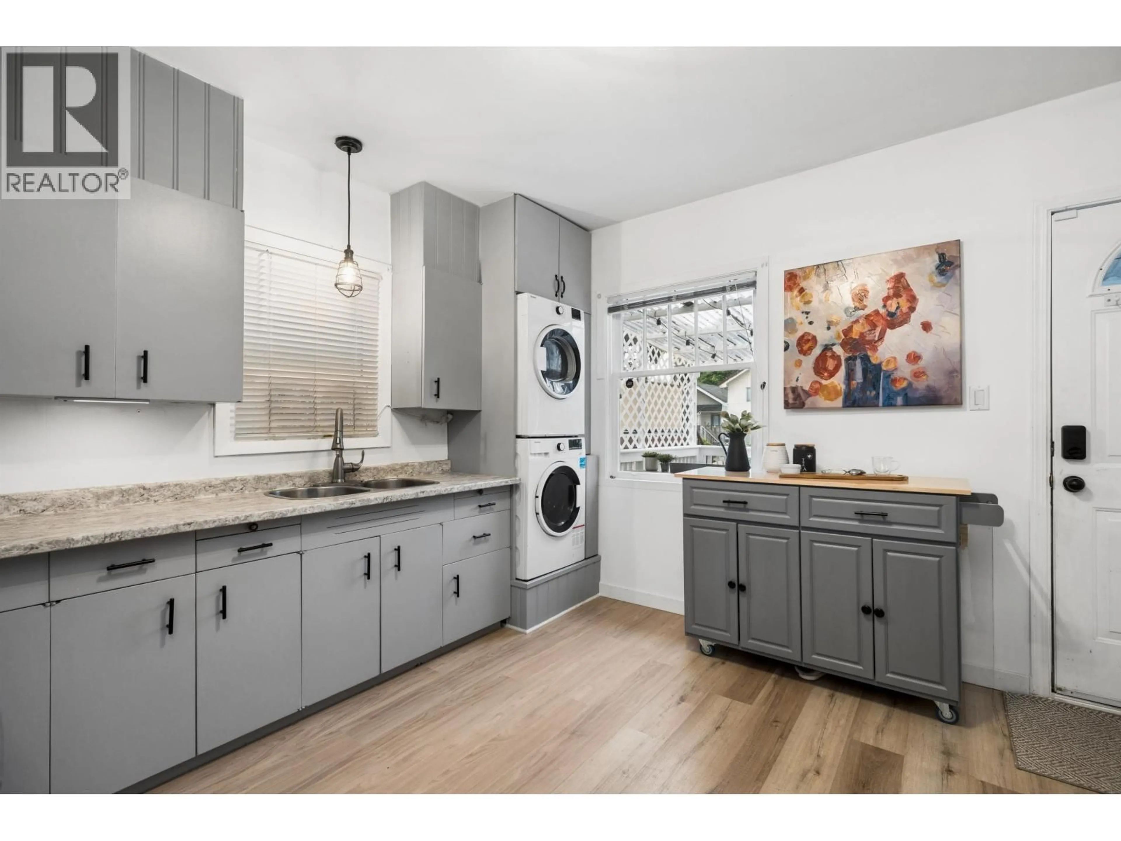 Unknown for 936 17TH AVENUE, Vancouver British Columbia V5Z1V4