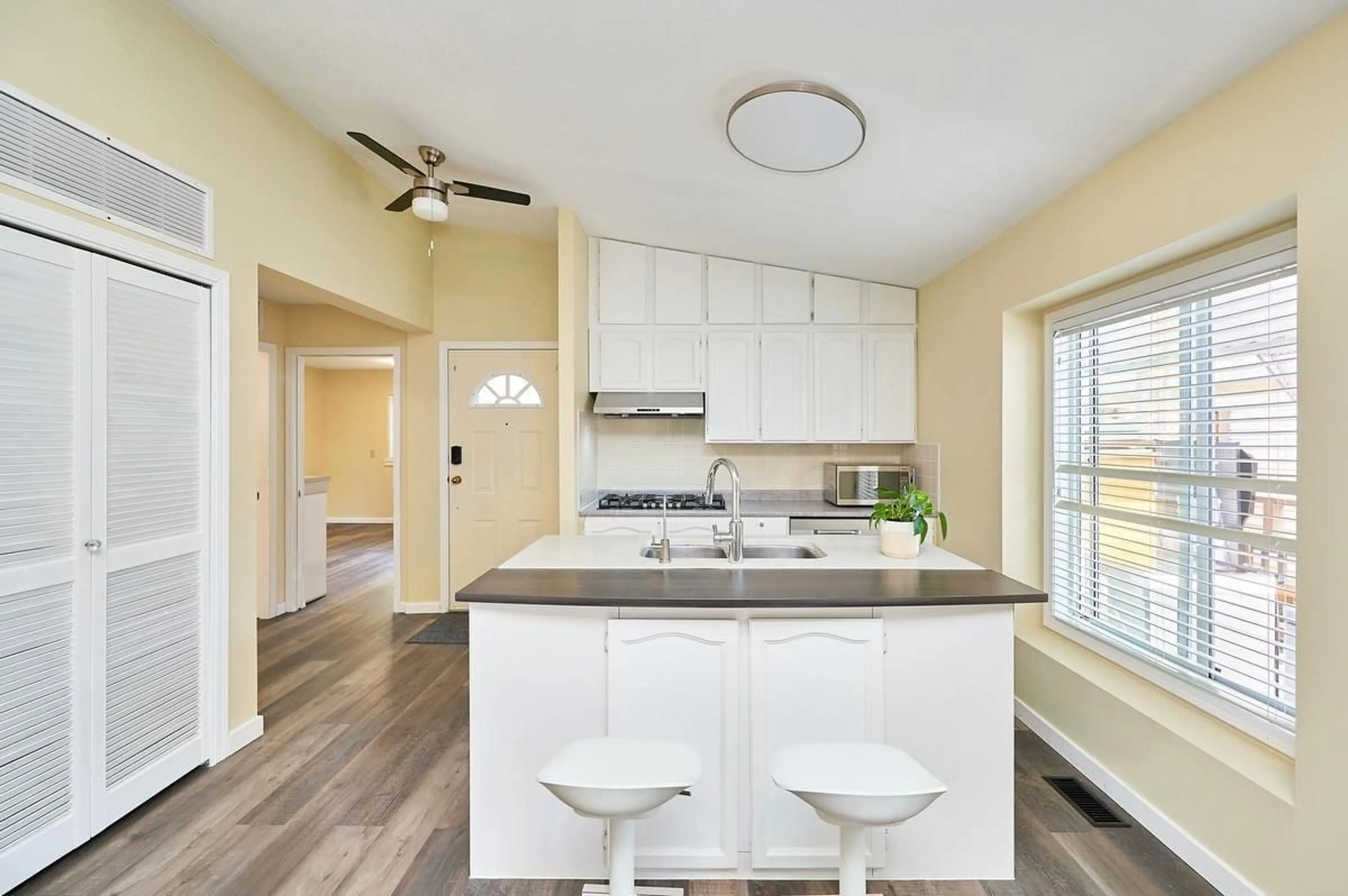 Open concept kitchen, unknown for 67 - 1400 164 STREET, Surrey British Columbia V4A8V8