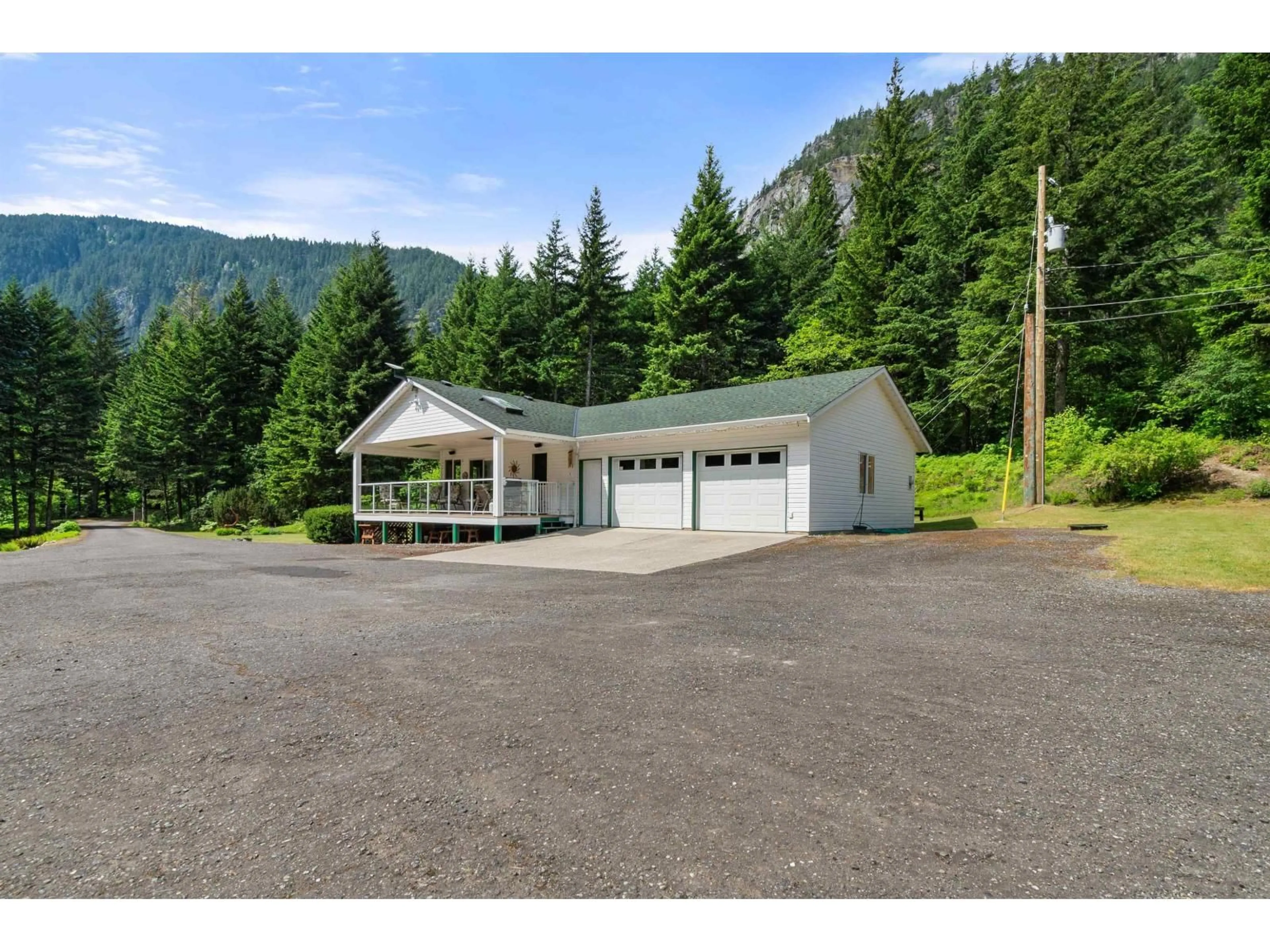 Indoor garage for 36110 TRANS CANADA HIGHWAY, Yale British Columbia V0K2S1