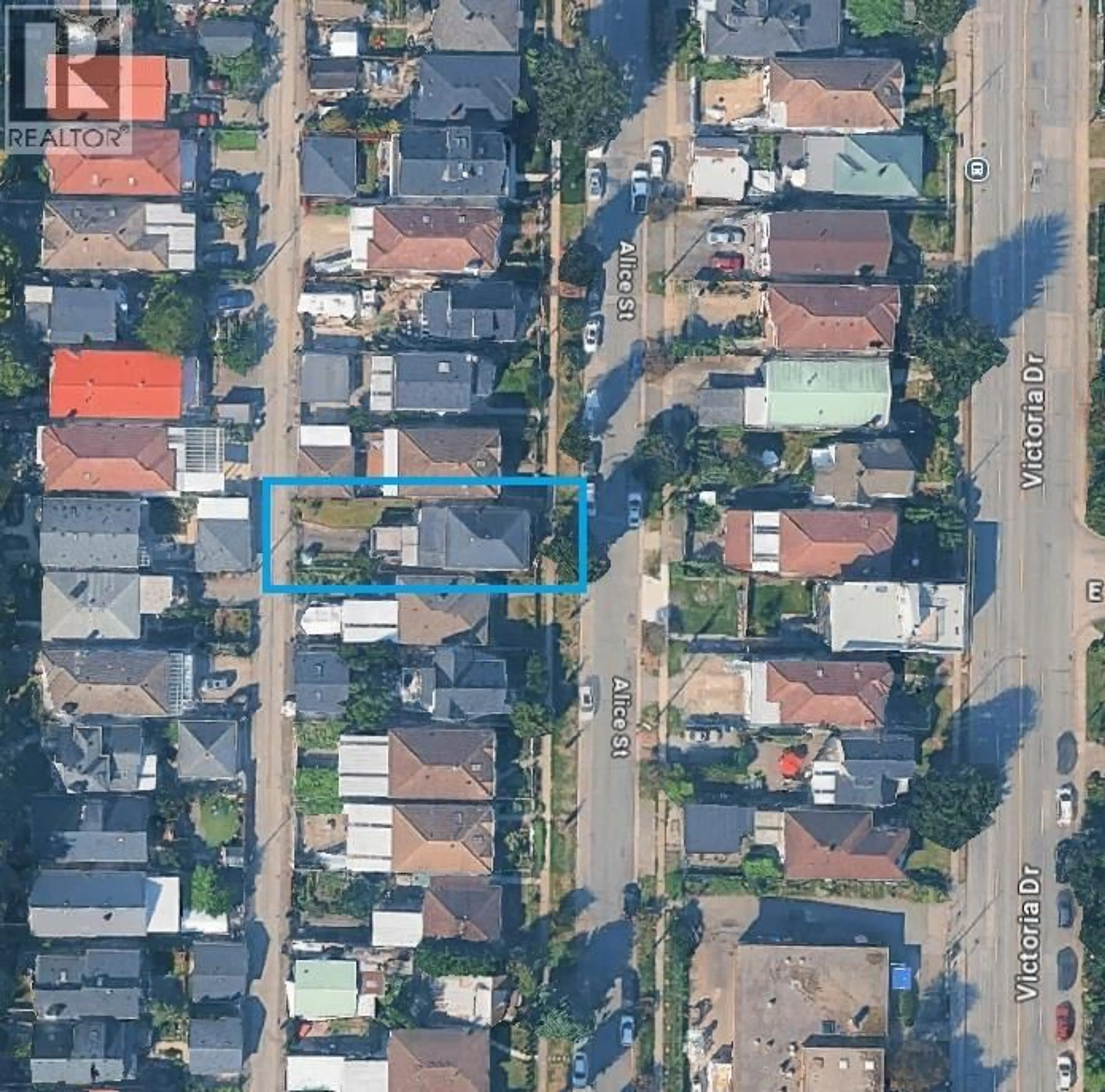 A pic from outside/outdoor area/front of a property/back of a property/a pic from drone, street for 4005 ALICE STREET, Vancouver British Columbia V5N4J6
