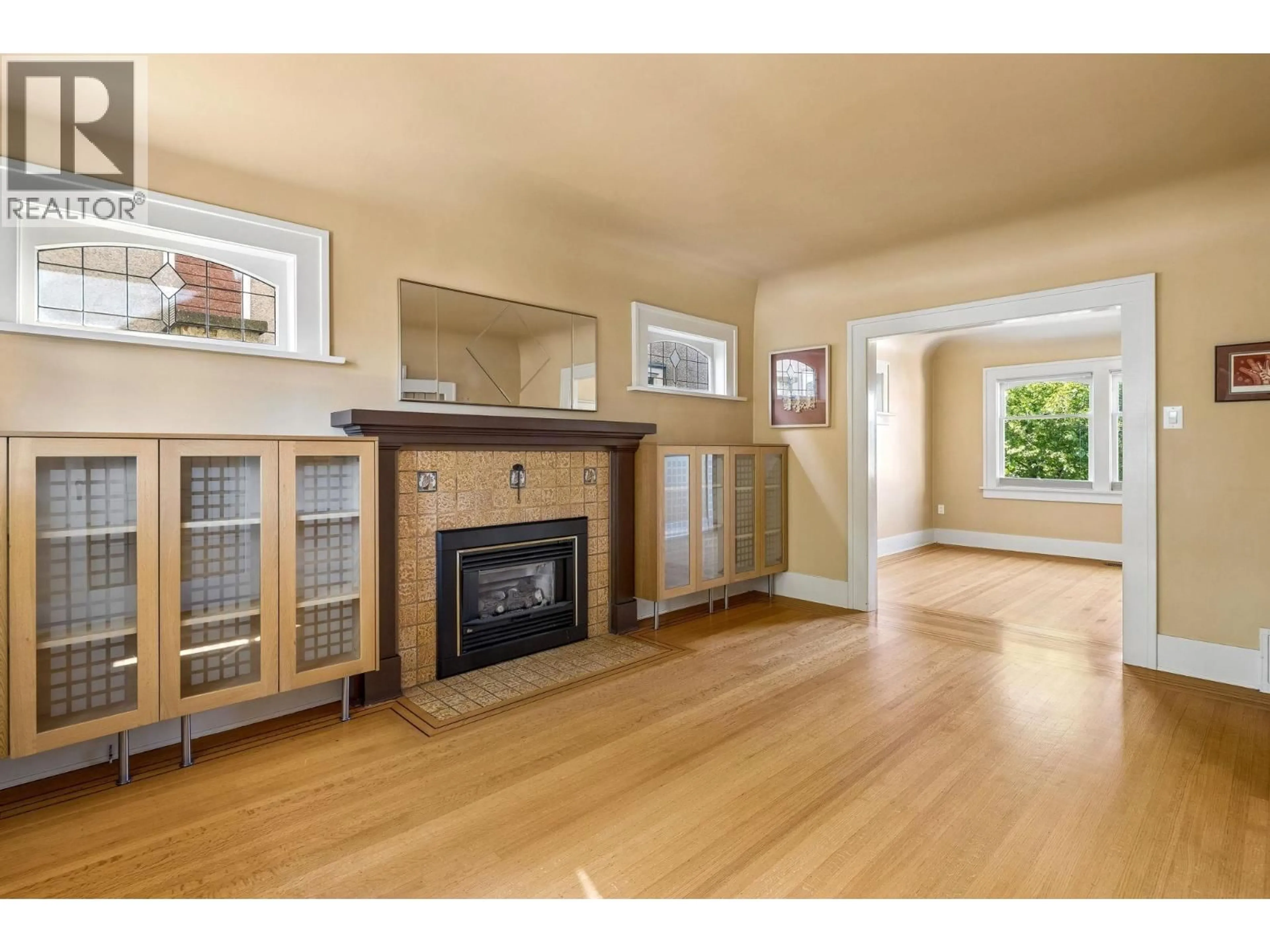 Unknown for 2211 PARKER STREET, Vancouver British Columbia V5L2L8