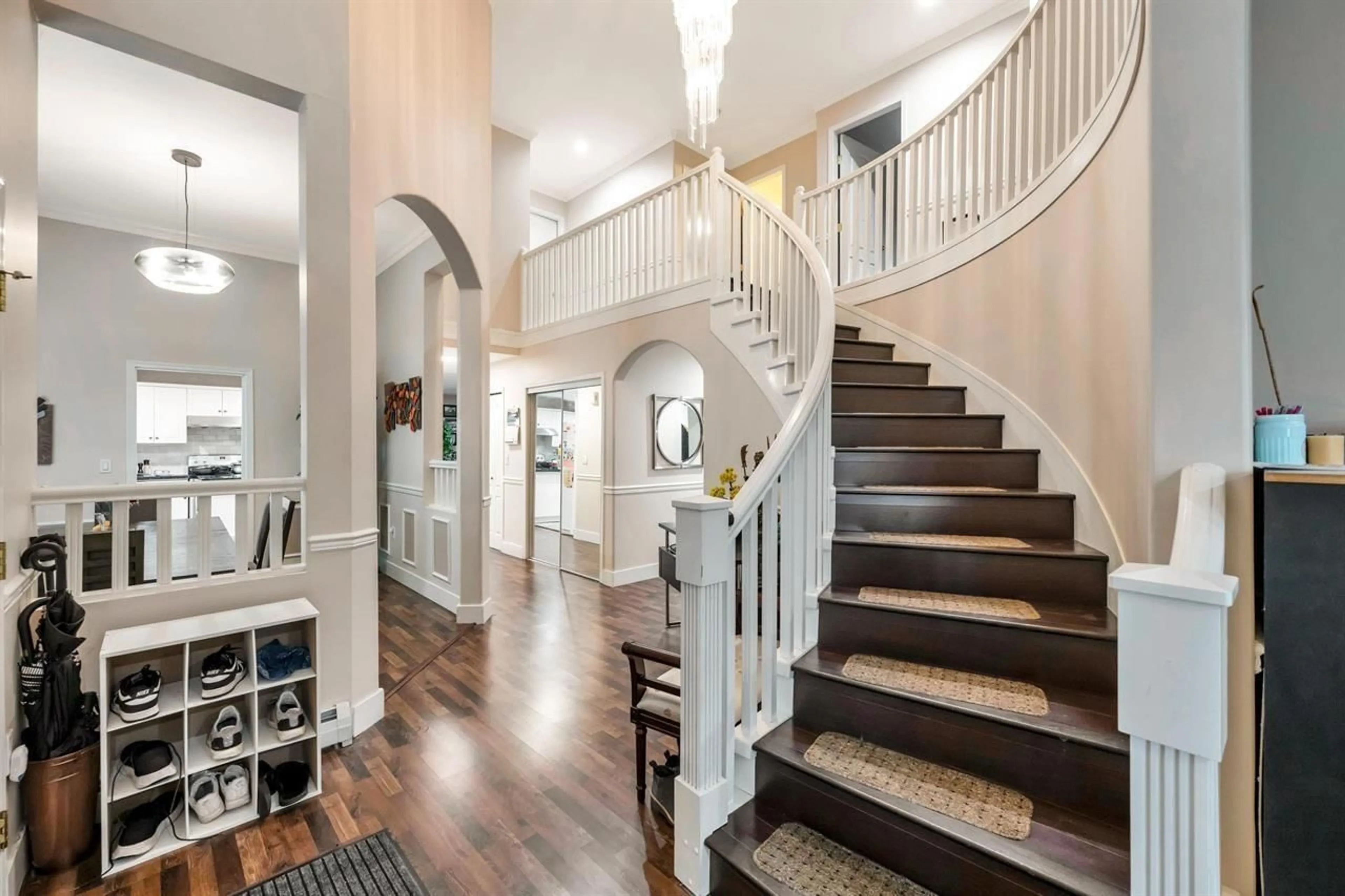 Indoor entryway for 16011 110 AVENUE, Surrey British Columbia V4N1R1