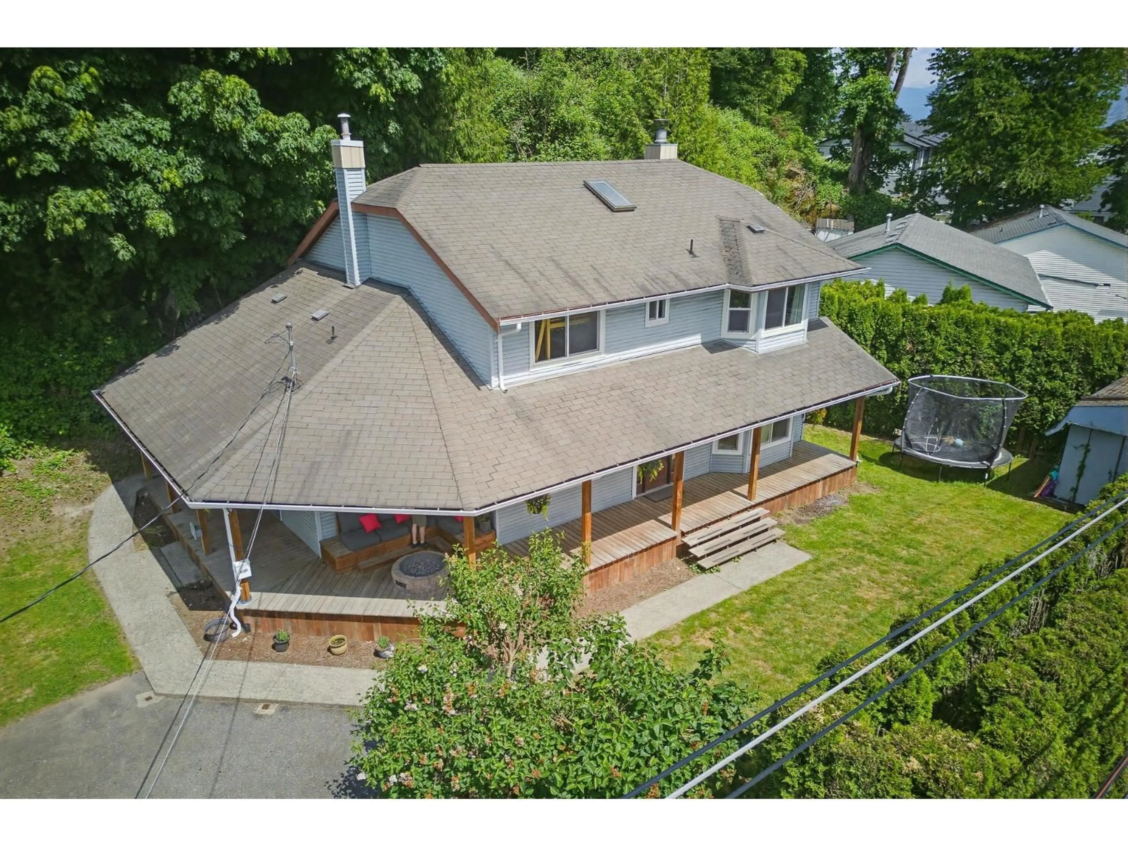 A pic from outside/outdoor area/front of a property/back of a property/a pic from drone, street for 34753 DELAIR ROAD, Abbotsford British Columbia V2S2E1