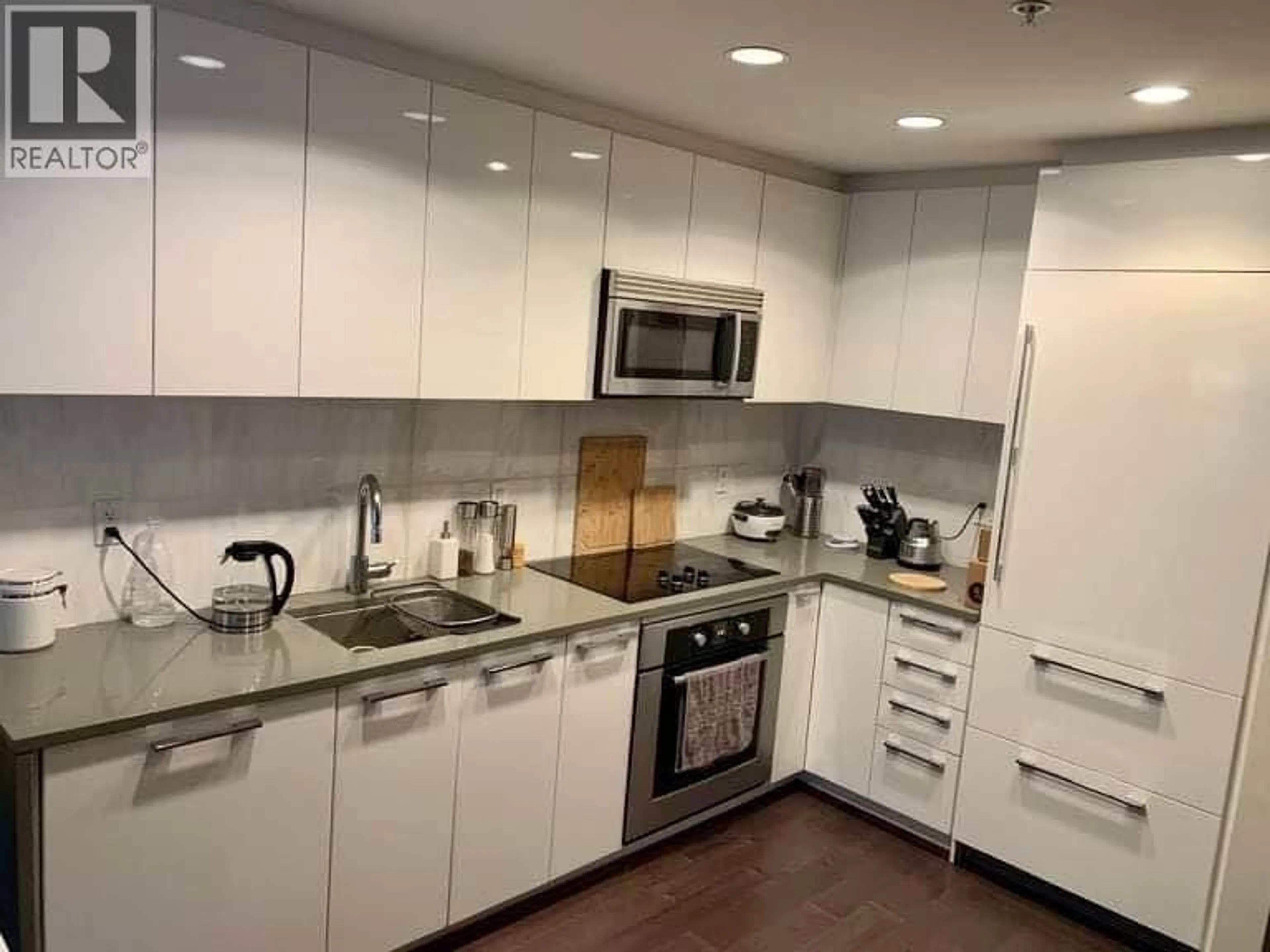 Standard kitchen, unknown for 1906 - 5728 BERTON AVENUE, Vancouver British Columbia V6S0E5