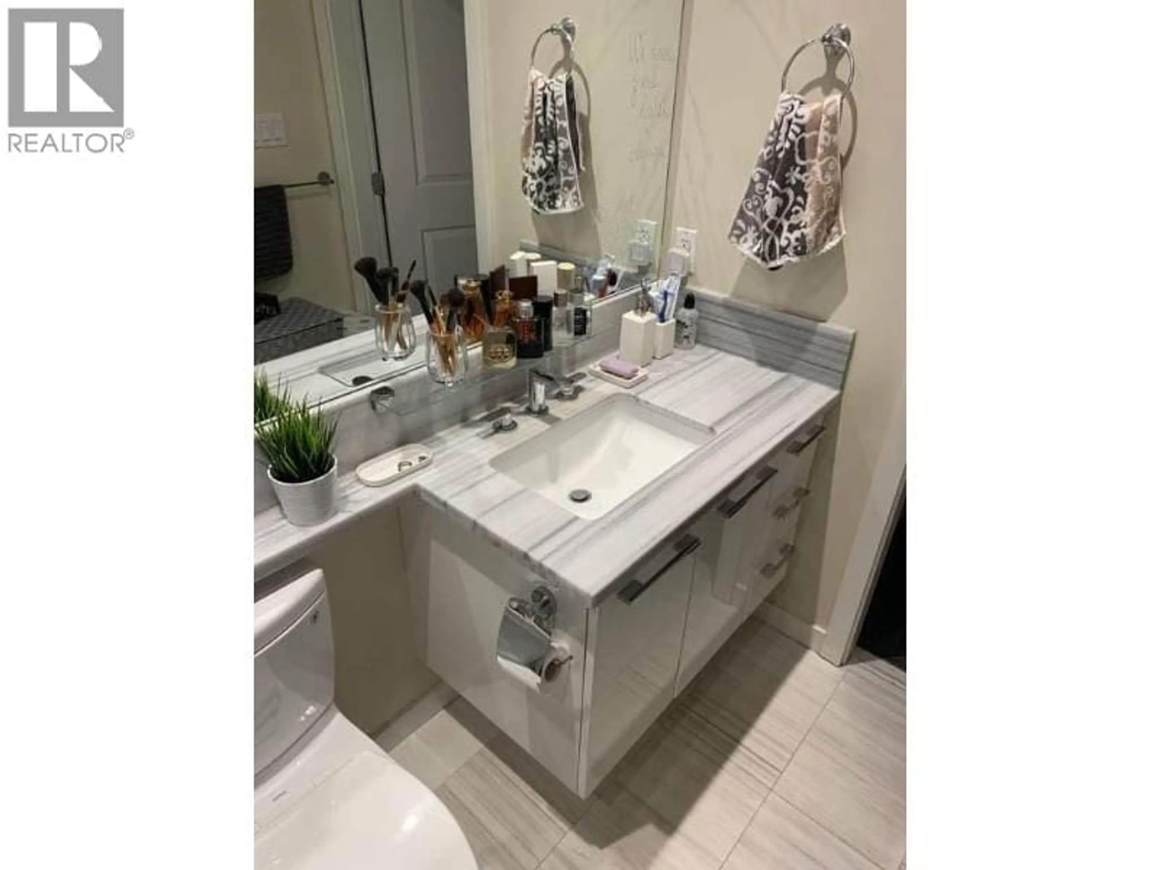 Contemporary bathroom, ceramic/tile floor for 1906 - 5728 BERTON AVENUE, Vancouver British Columbia V6S0E5