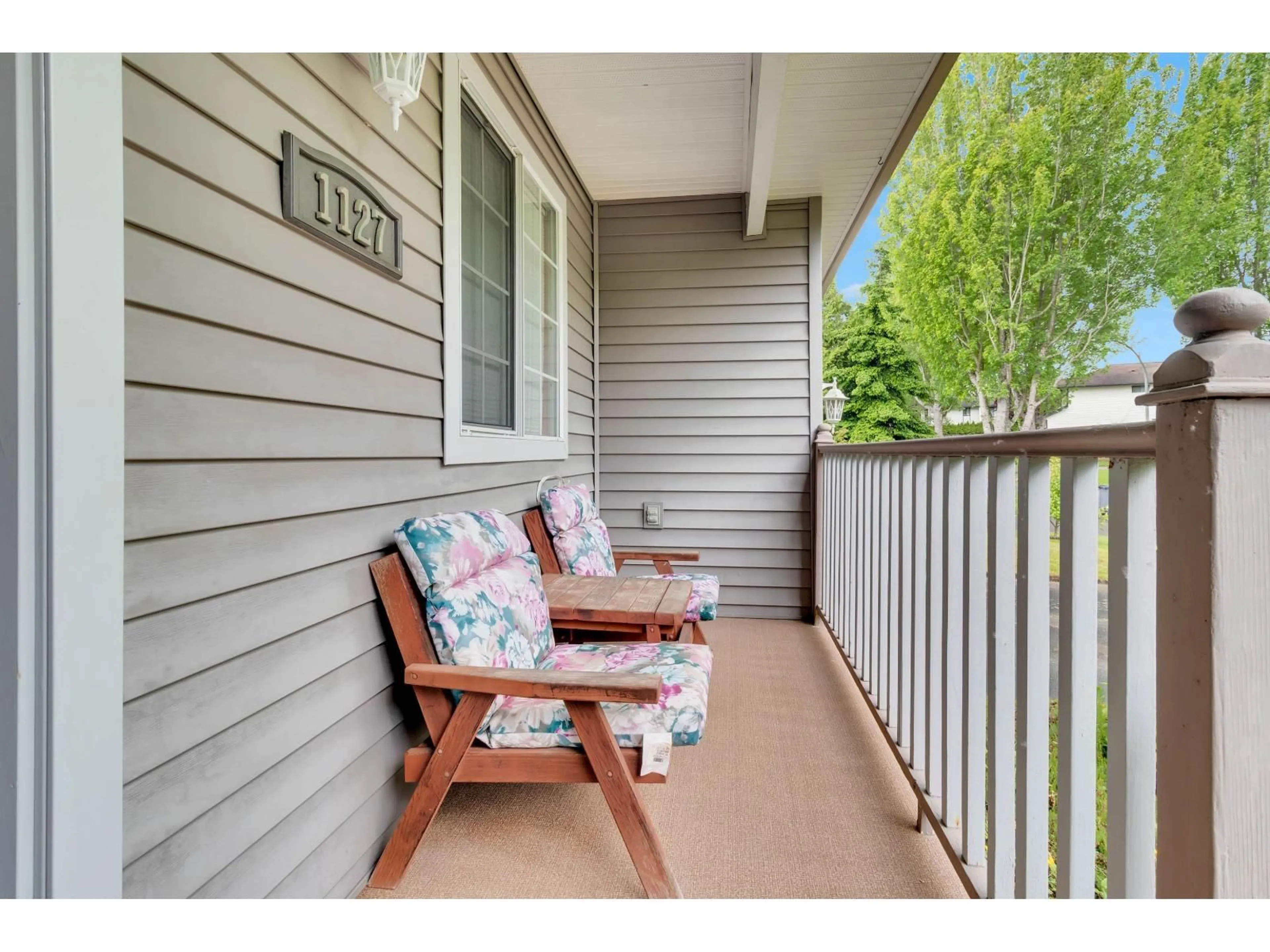Patio, street for 1127 161A STREET, Surrey British Columbia V4A7N3