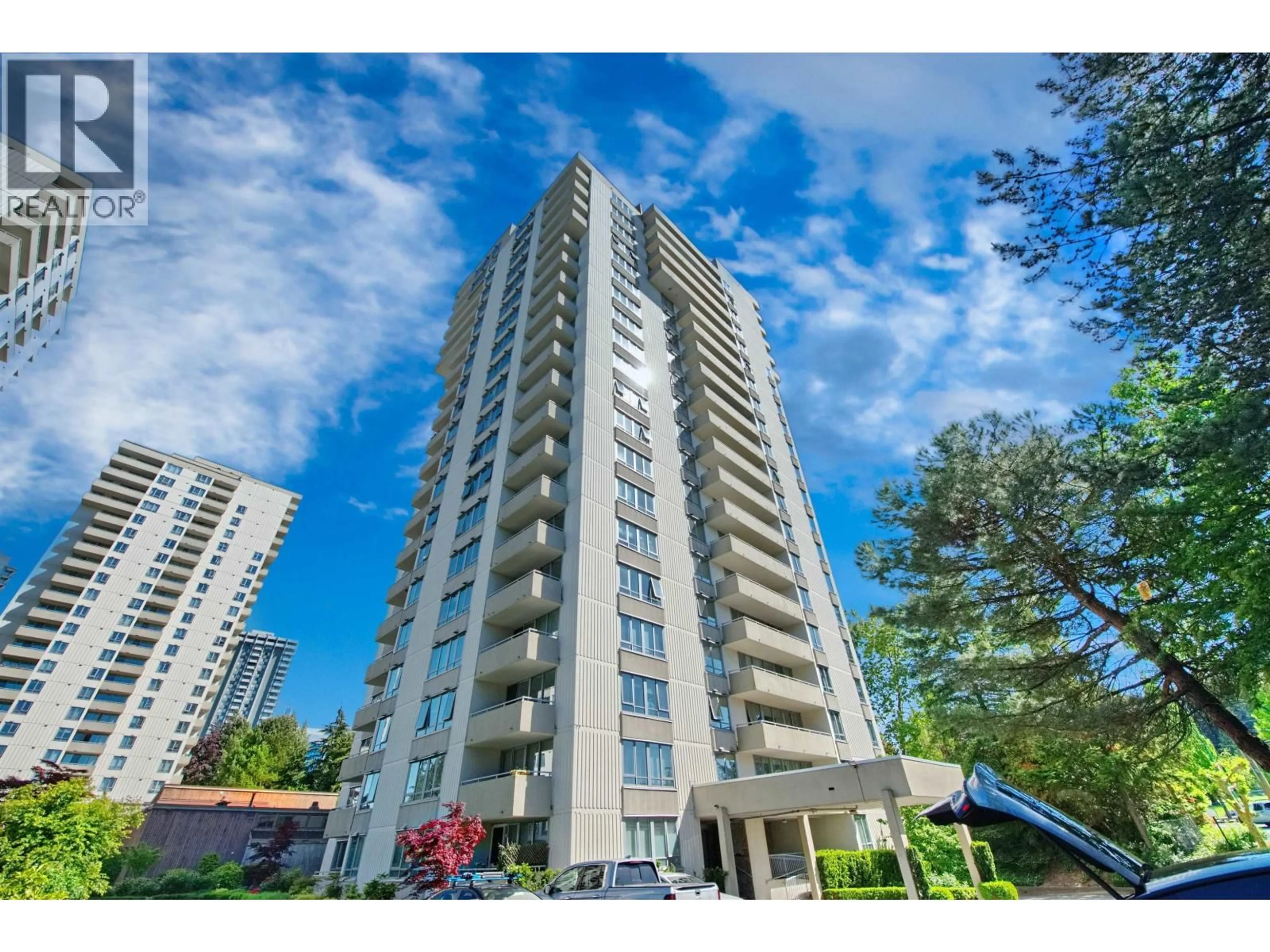A pic from outside/outdoor area/front of a property/back of a property/a pic from drone, unknown for 804 - 5652 PATTERSON AVENUE, Burnaby British Columbia V5H4C8