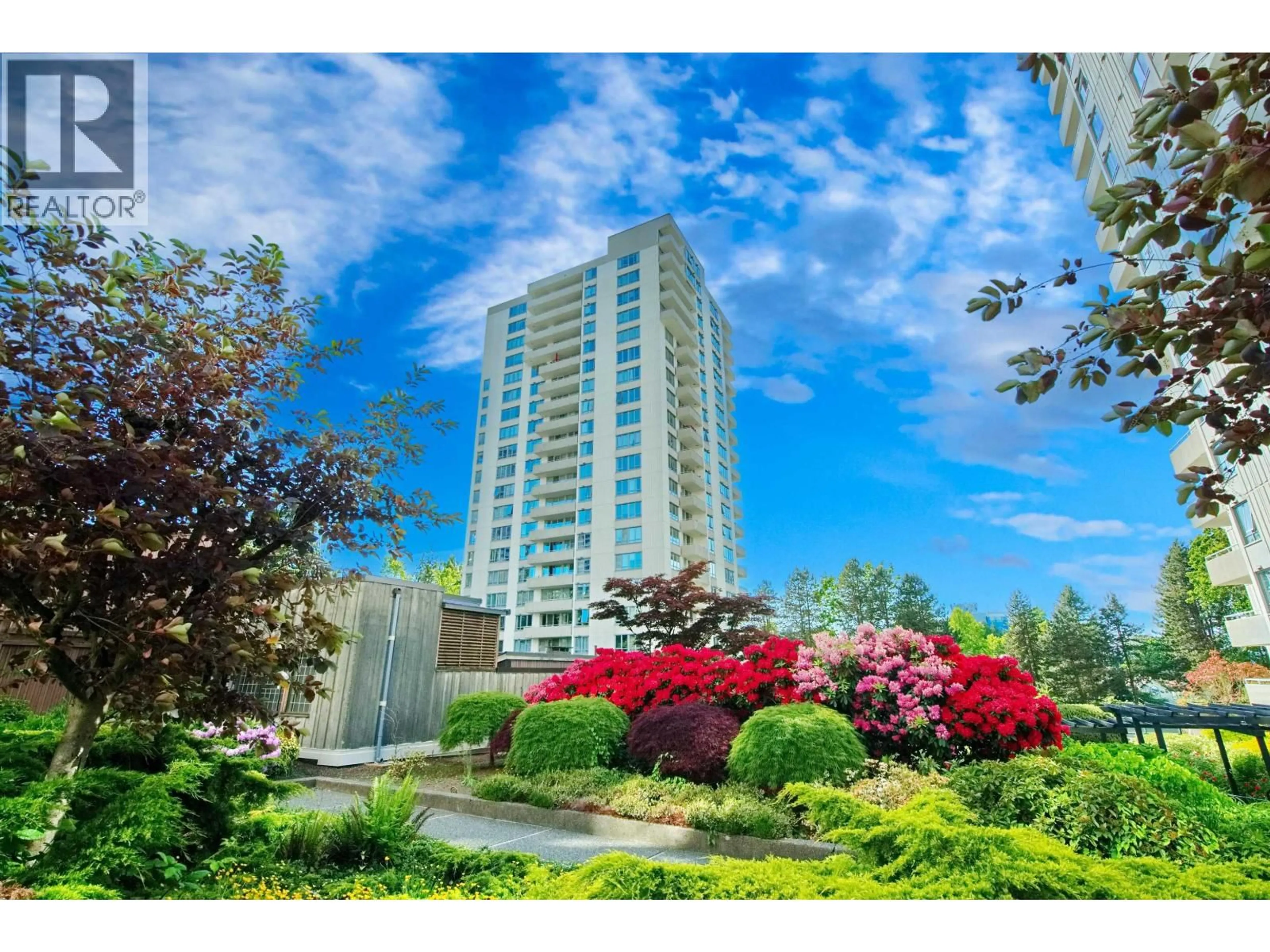 Indoor foyer for 804 - 5652 PATTERSON AVENUE, Burnaby British Columbia V5H4C8