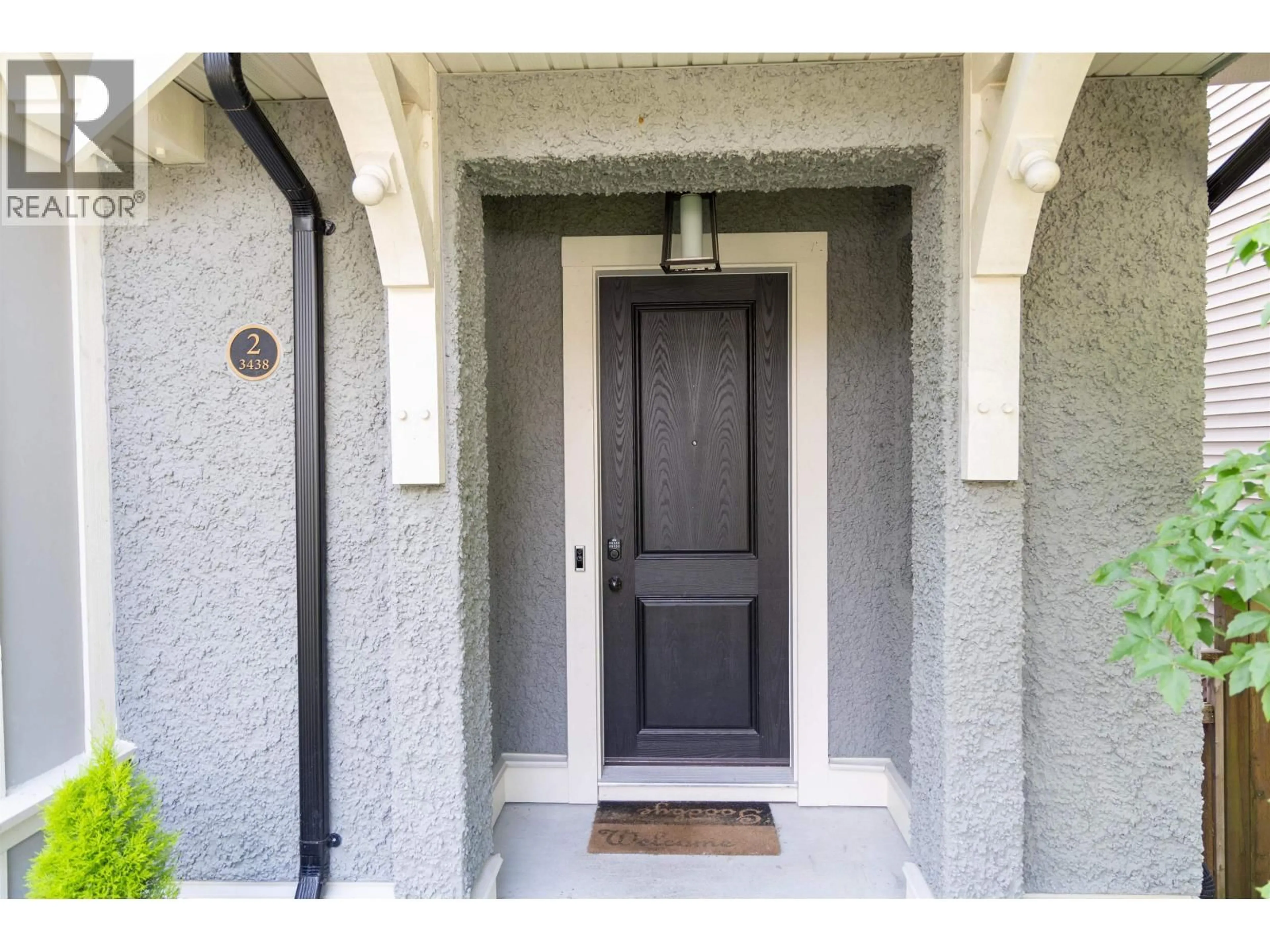 Indoor entryway for 2 - 3438 GISLASON AVENUE, Coquitlam British Columbia V3B3H7