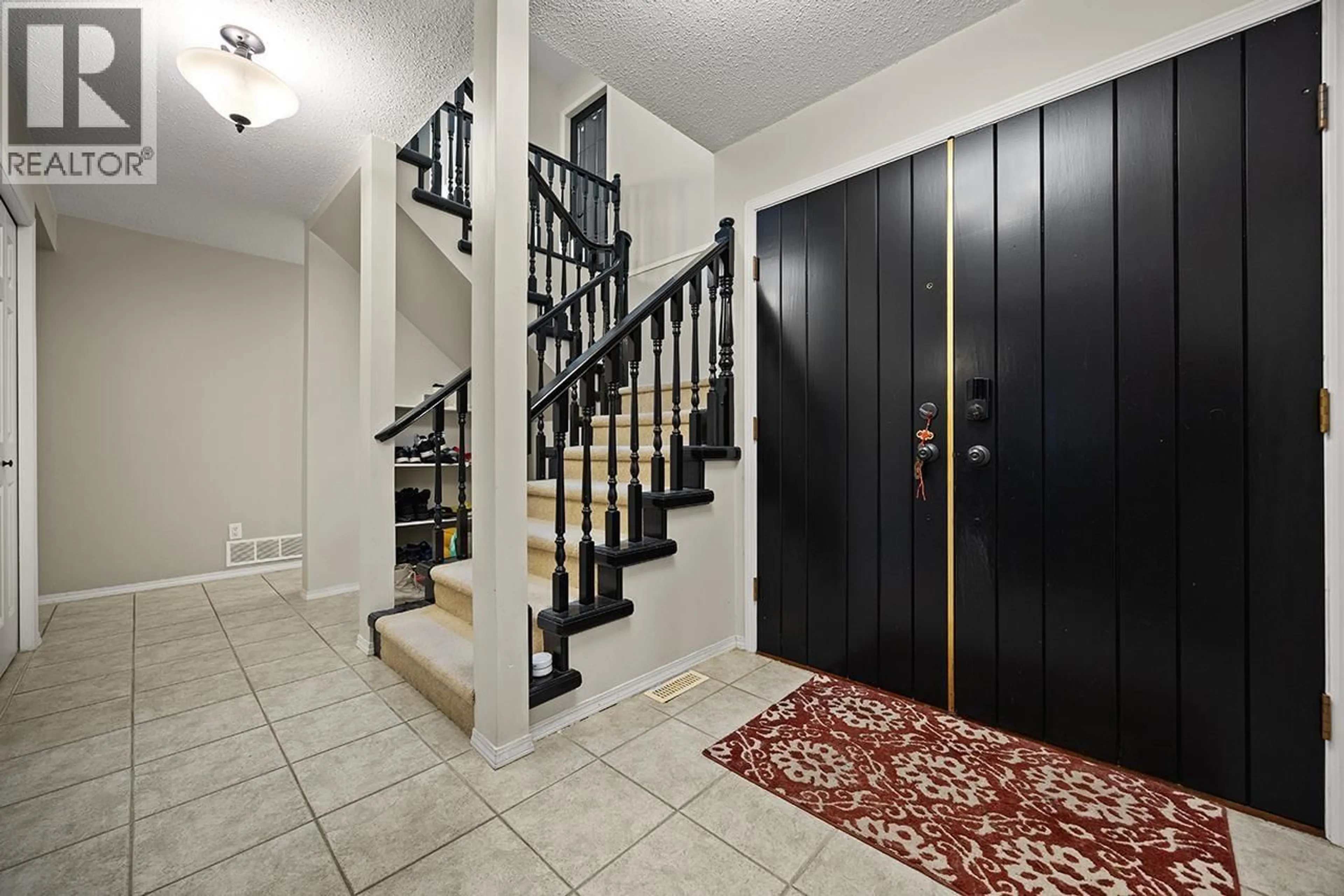 Indoor foyer for 4420 WALLER DRIVE, Richmond British Columbia V7E5J5