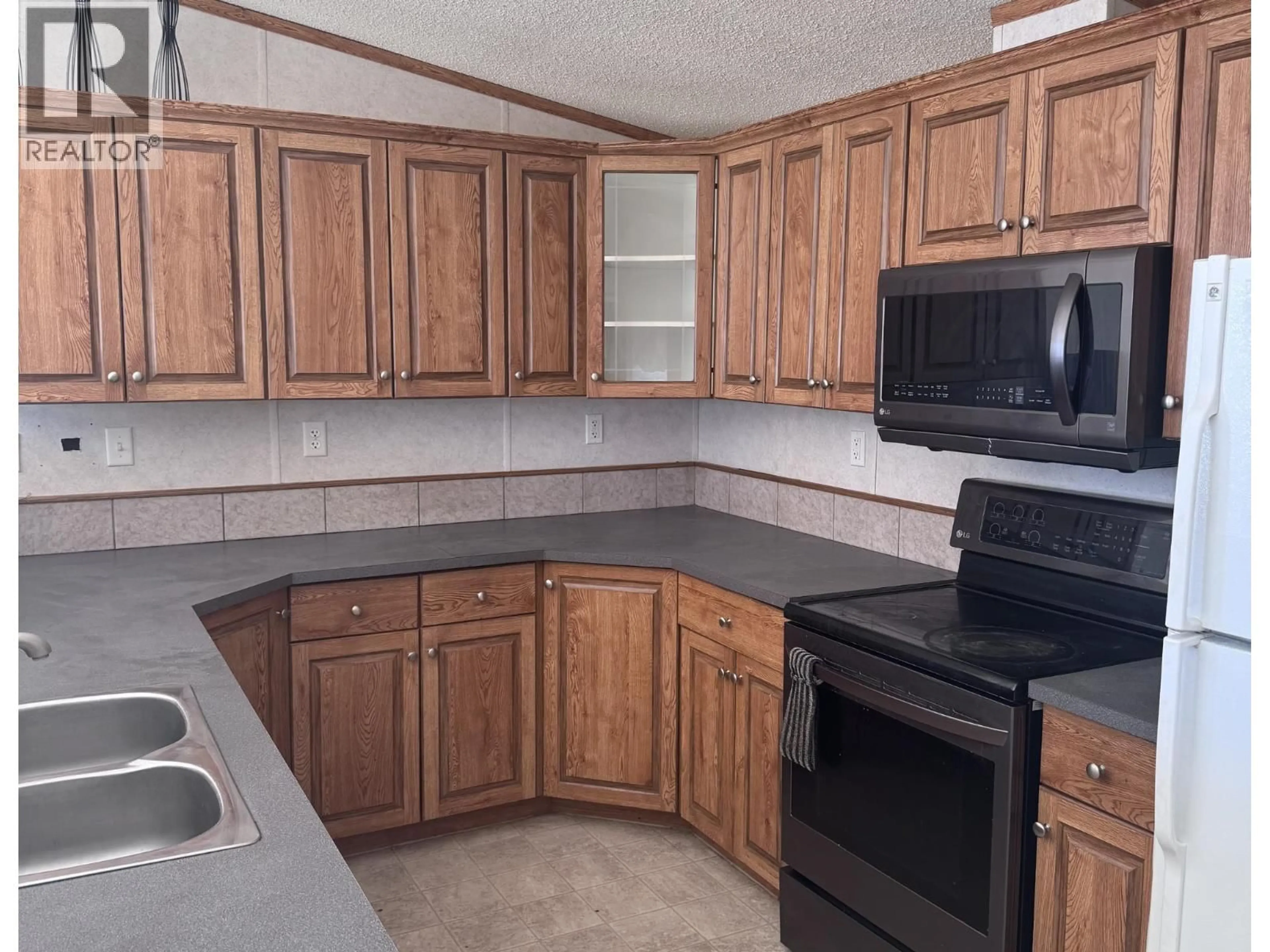 Standard kitchen, unknown for 10223 PINE AVENUE, Taylor British Columbia V0C2K0