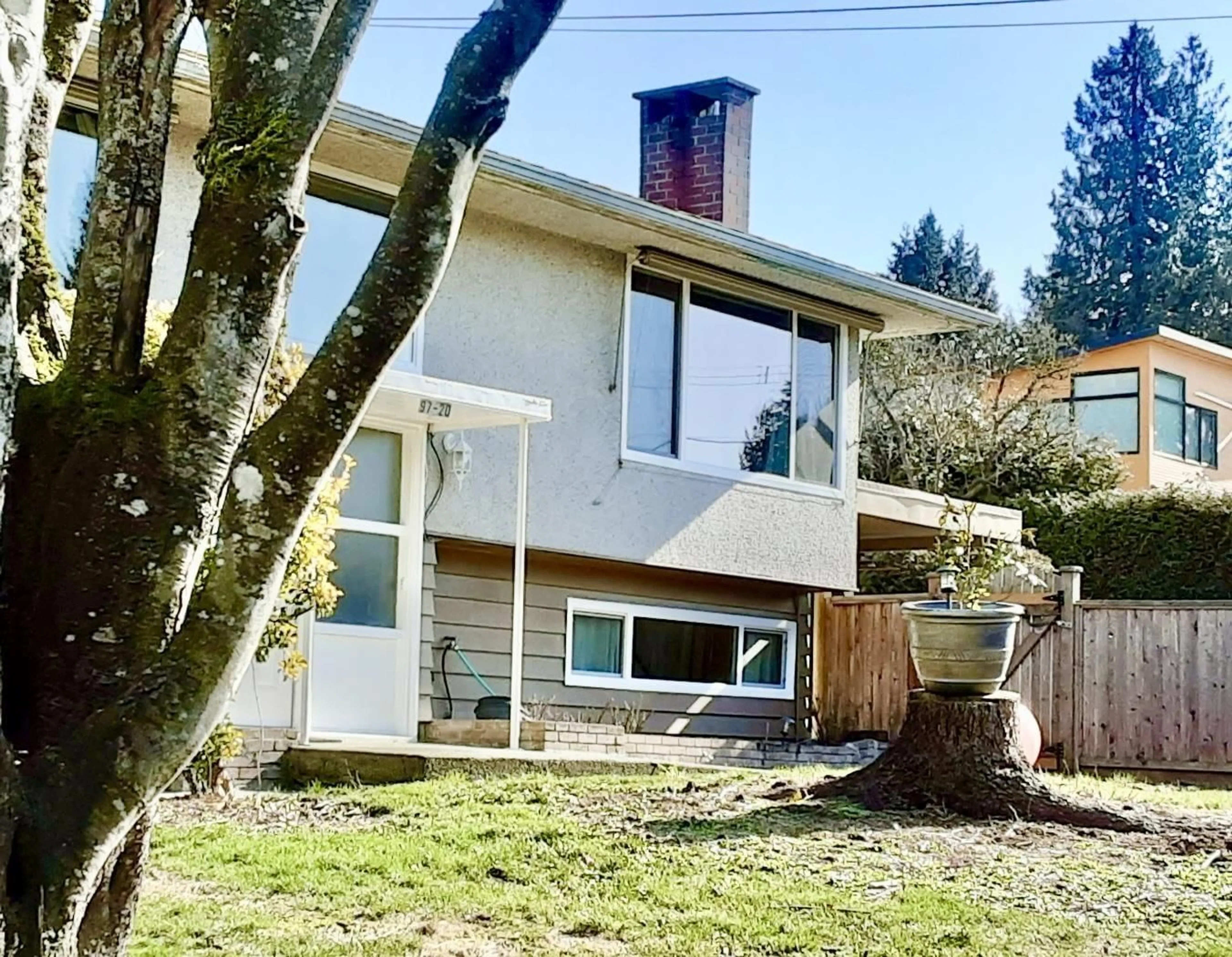 Home with vinyl exterior material, street for 9720 CROWN CRESCENT, Surrey British Columbia V3V2T8