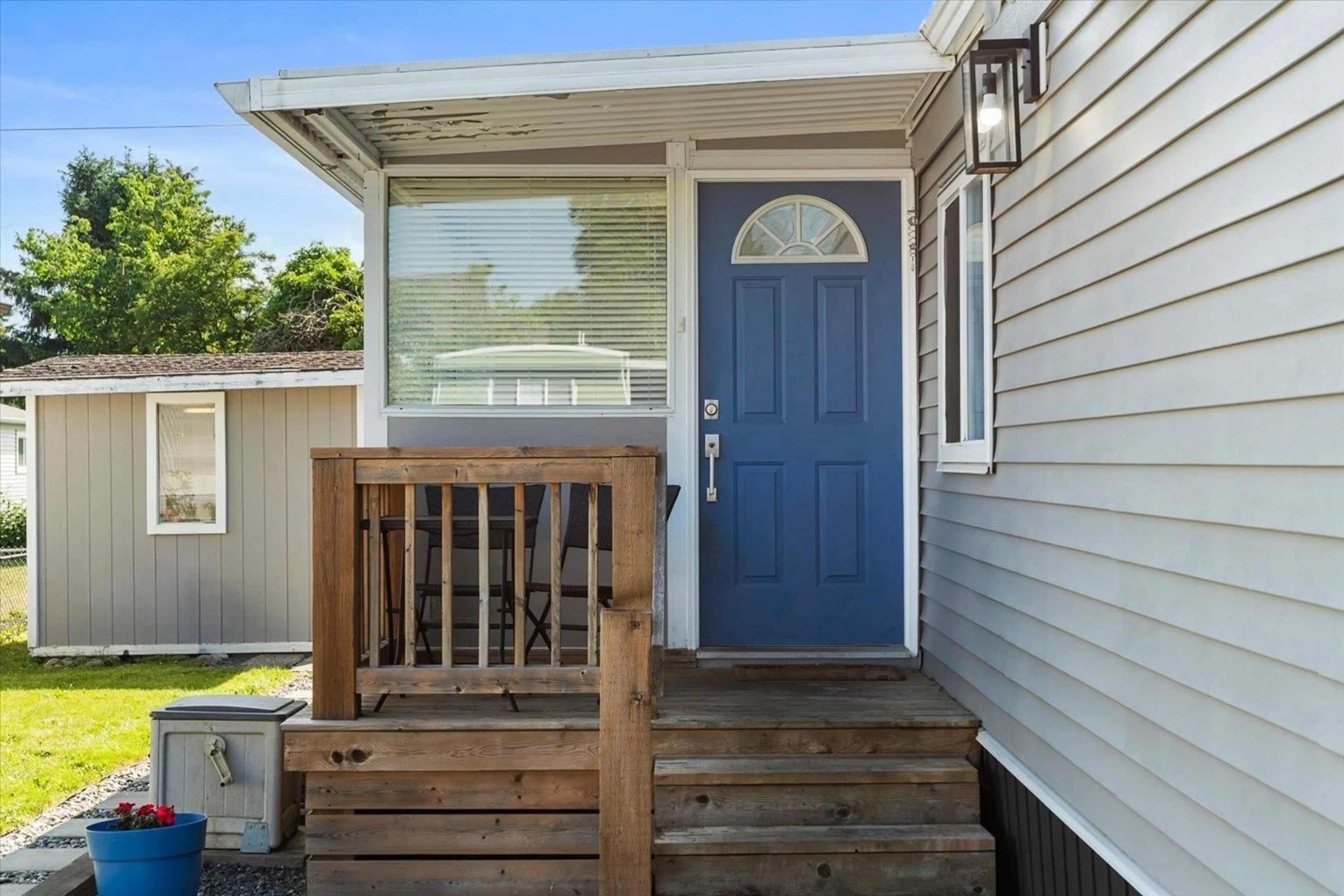 Home with vinyl exterior material, street for 86 - 45640 WATSON ROAD, Chilliwack British Columbia V2R3P8
