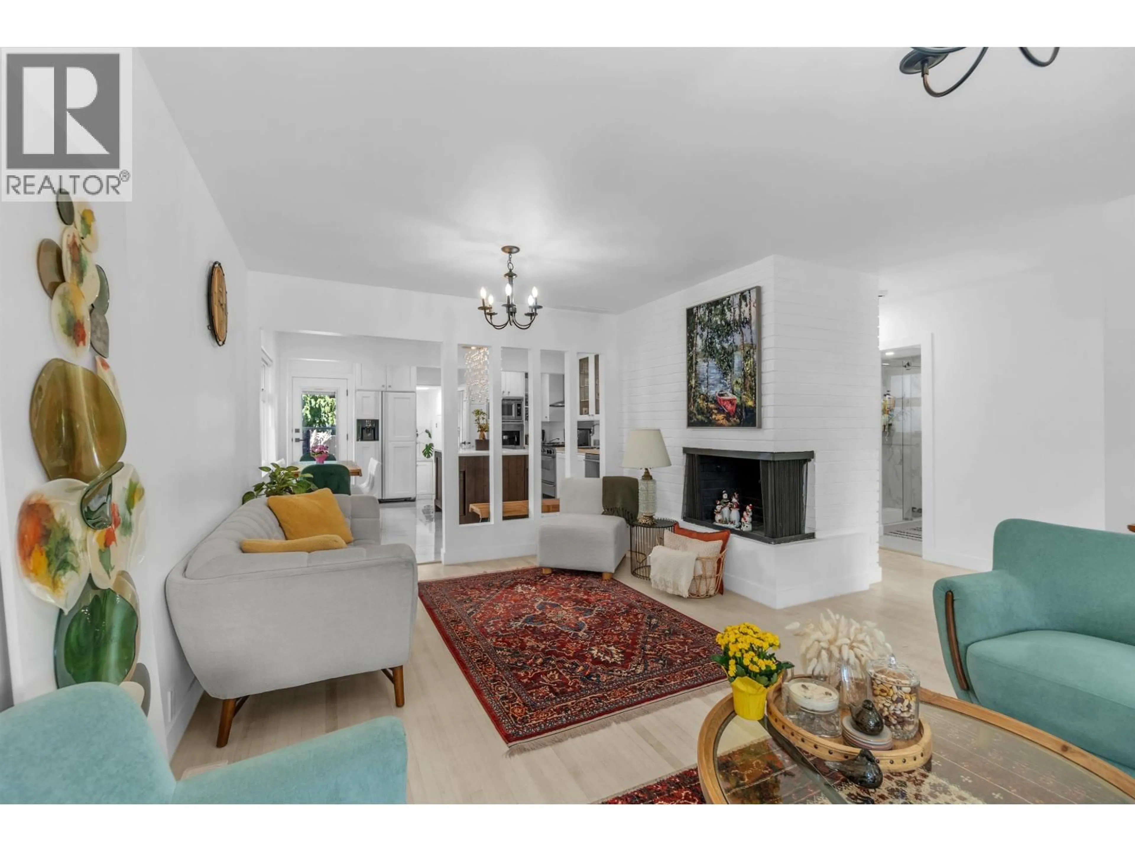 Living room with furniture, unknown for 1698 GARDEN AVENUE, North Vancouver British Columbia V7P3A7